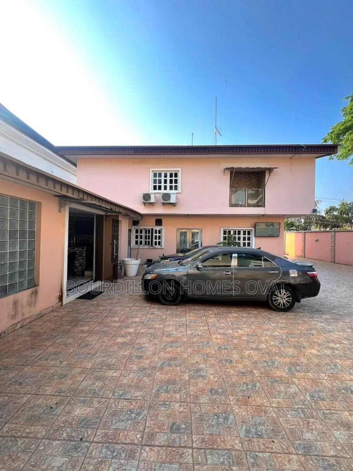 Furnished 17bdrm Apartment in Lekki Phase 1 for rent
