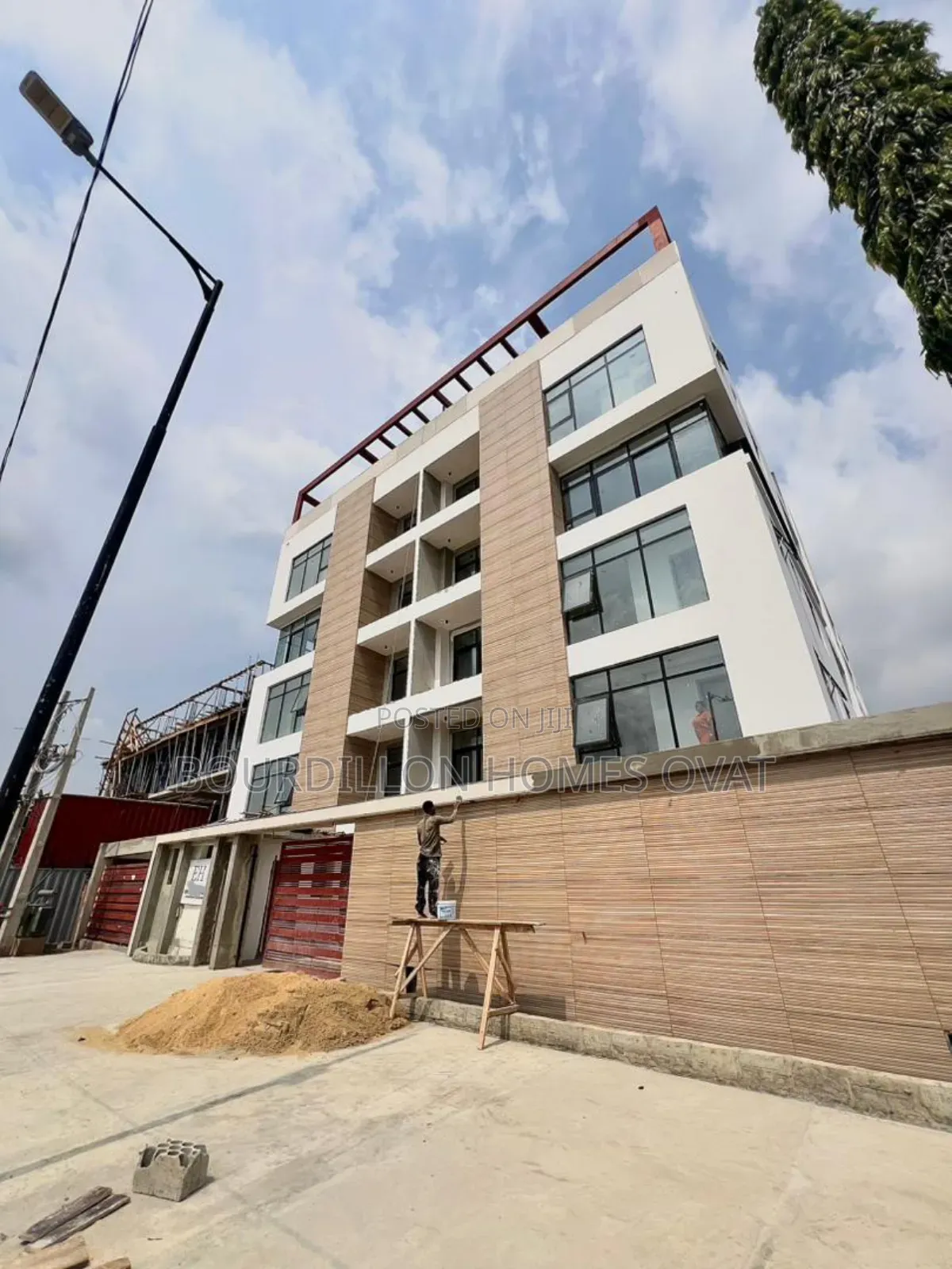 2bdrm Apartment in Lekki Phase 1 for sale