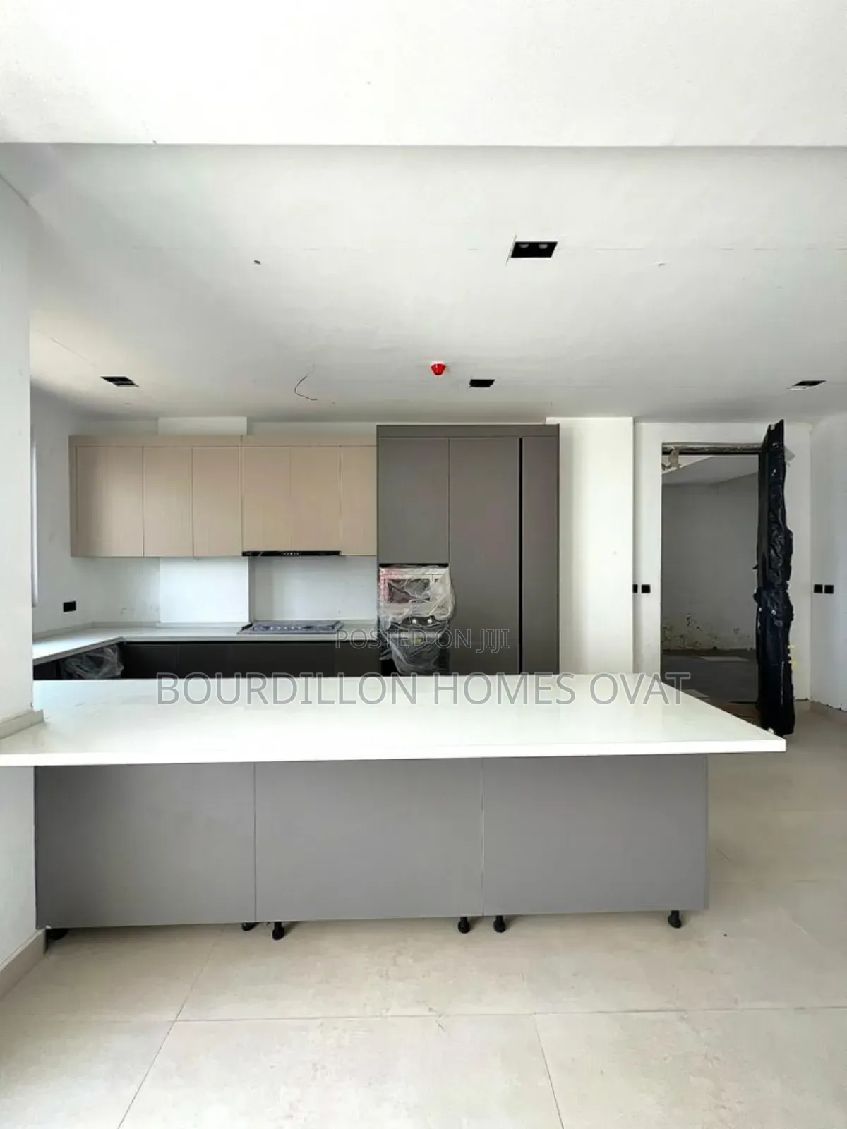 2bdrm Apartment in Lekki Phase 1 for sale