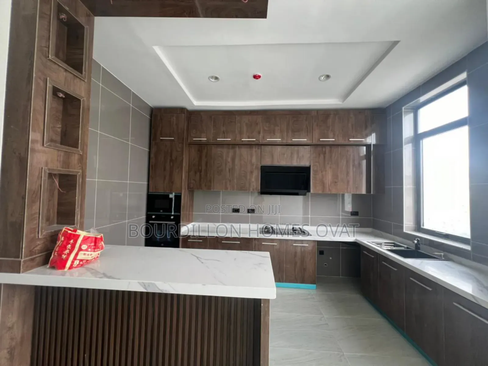 2bdrm Apartment in Lekki Phase 1 for sale