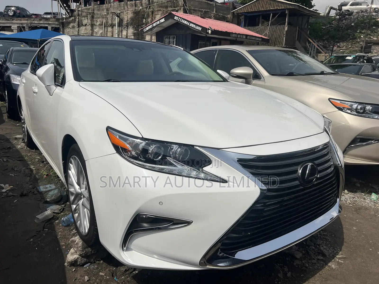 Lexus ES 2017 White