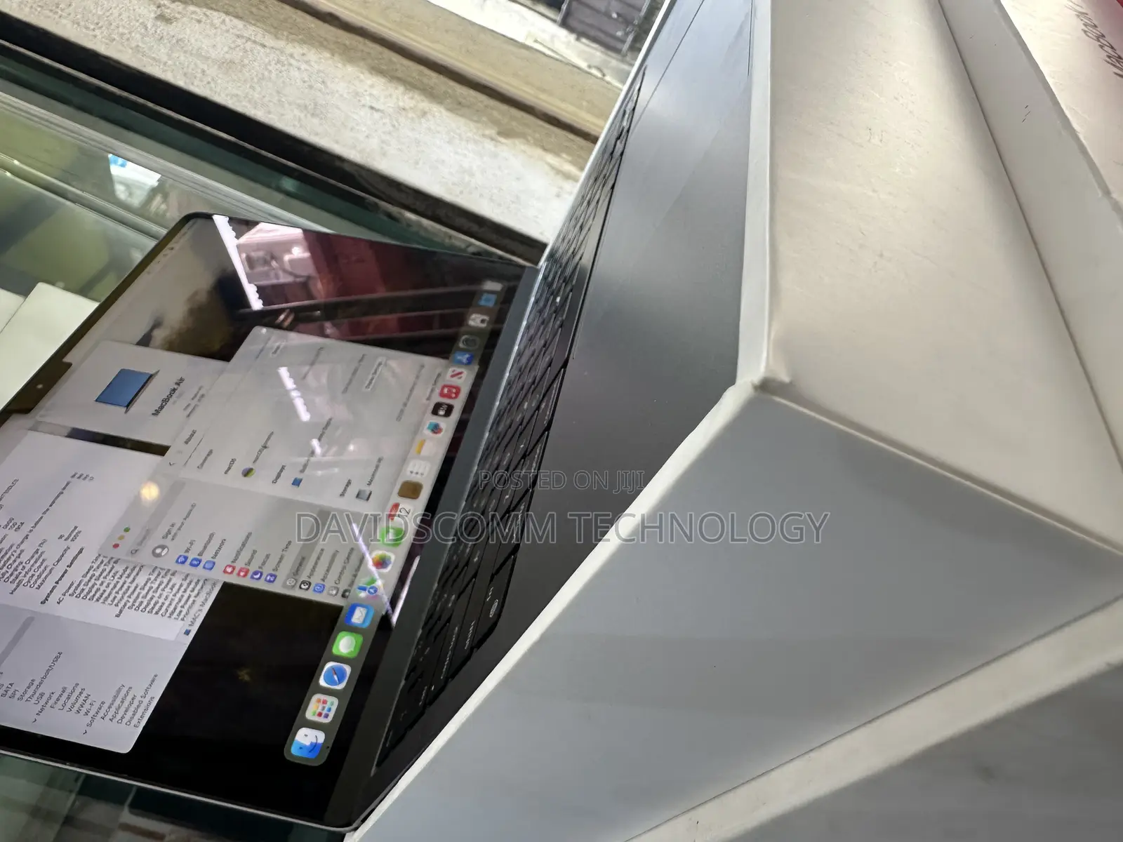 Laptop Apple MacBook Air 2022 M2 8GB Apple M2 SSD 256GB