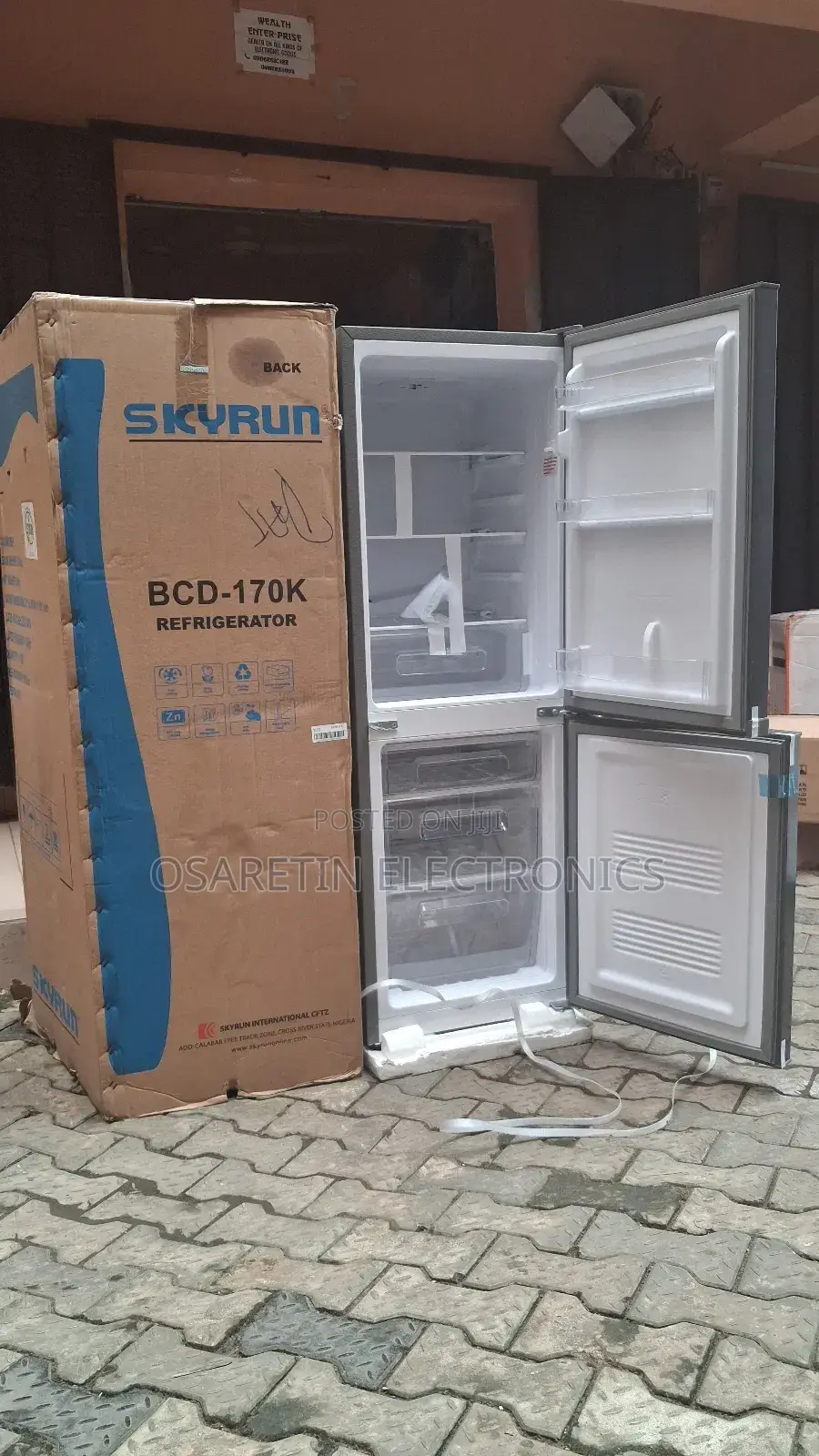 Skyrun Refrigerator Double Door 170 Litre, With Down Drawer Freezer
