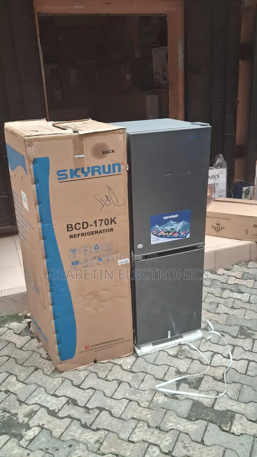 Skyrun Refrigerator Double Door 170 Litre, With Down Drawer Freezer