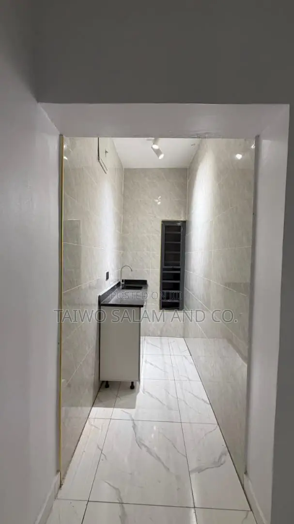 4bdrm Duplex in Akobo for sale