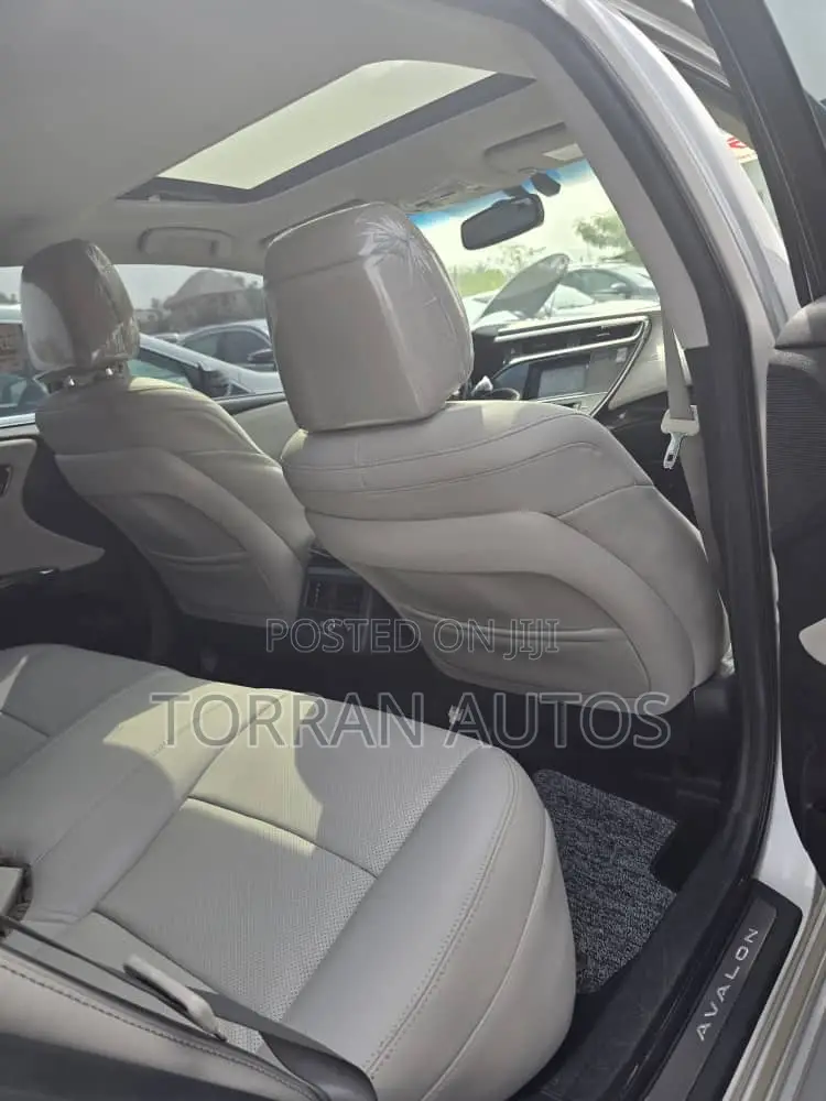 Toyota Avalon Limited Sedan FWD (3.5L 6cyl 6A) 2013 White