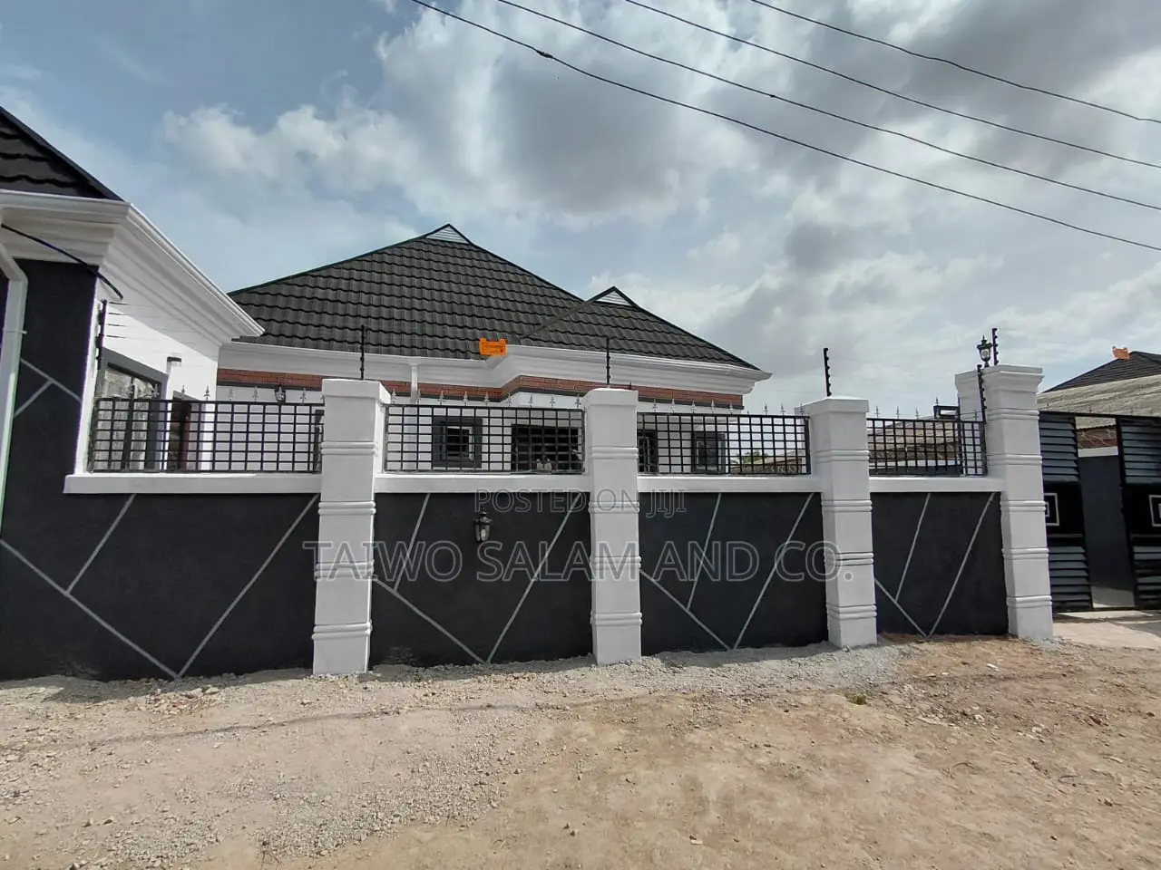 3bdrm Bungalow in Jericho for sale