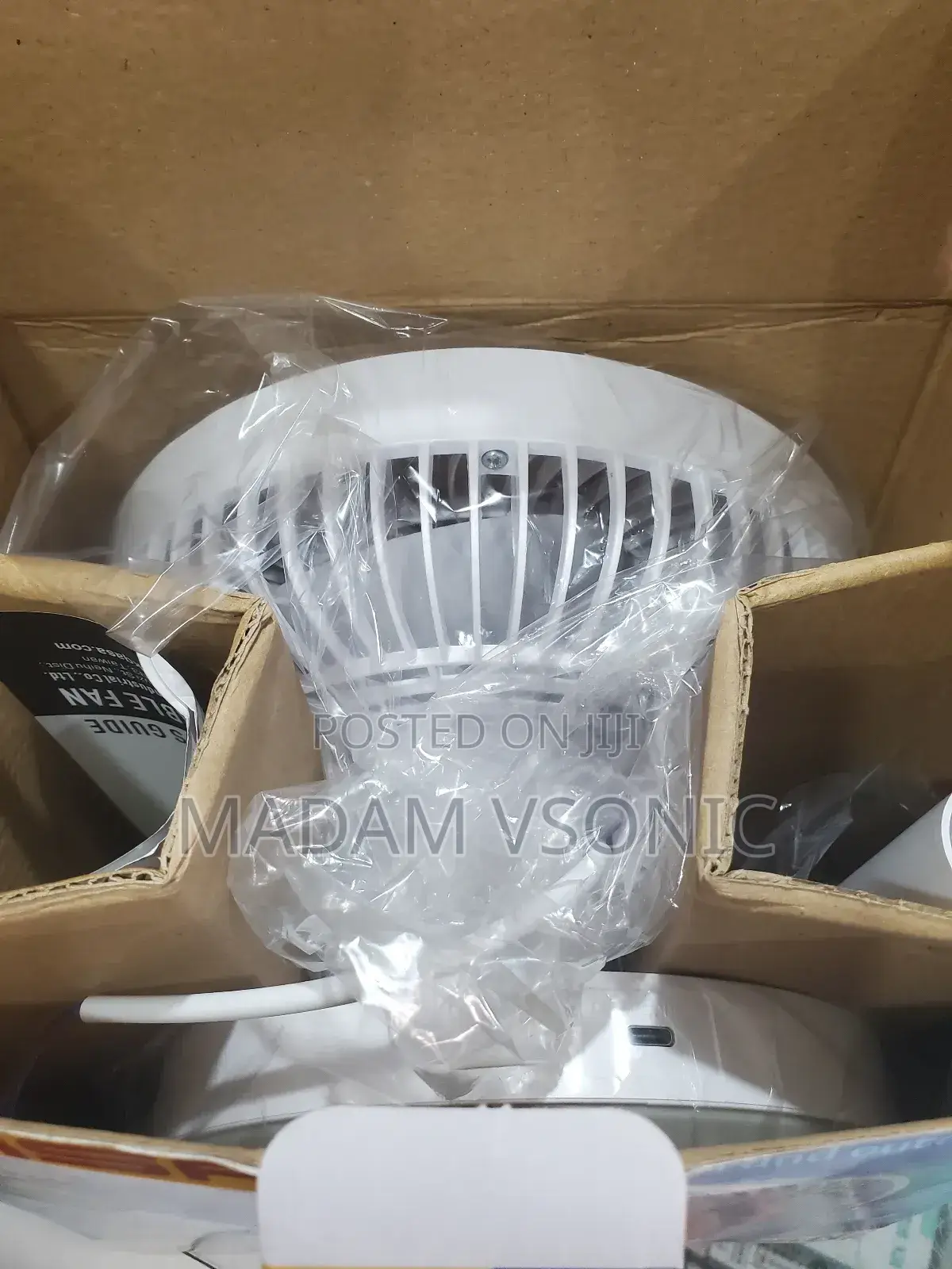 Qasa 7" Rechargeable Fan