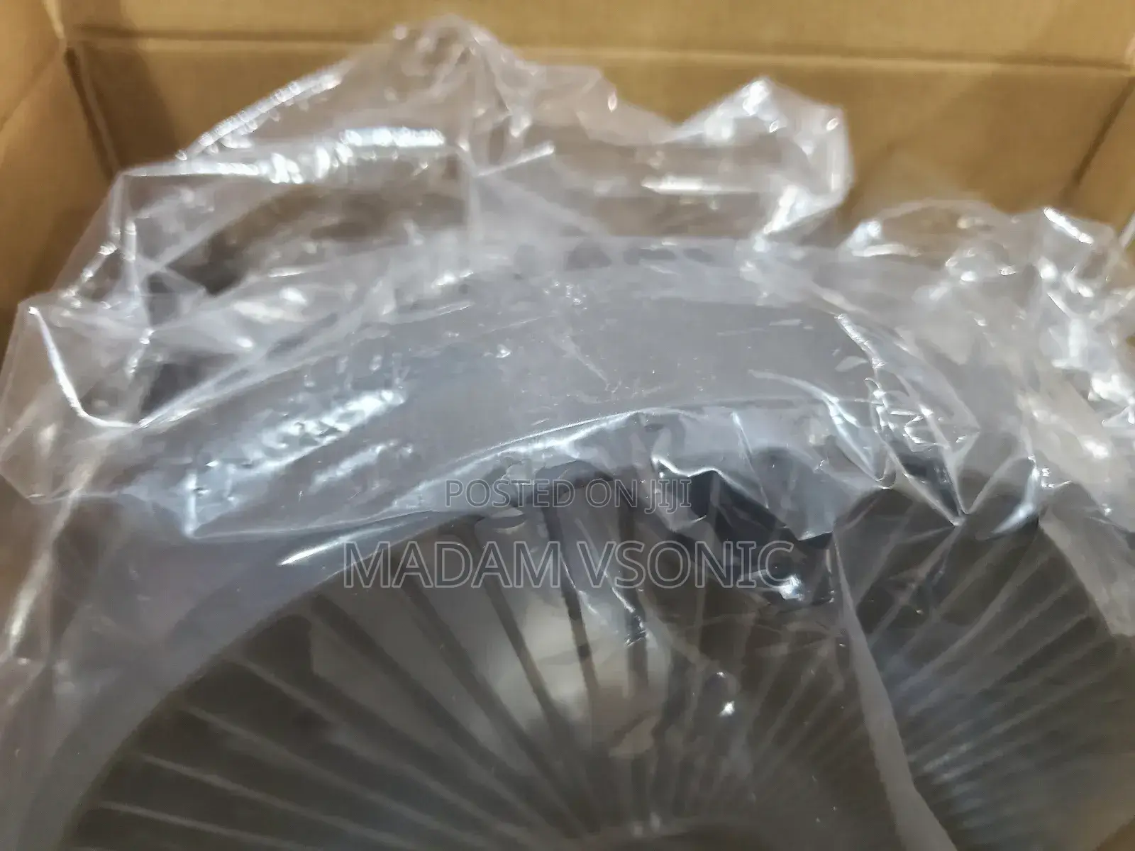 Century 8" Rechargeable Desk Fan