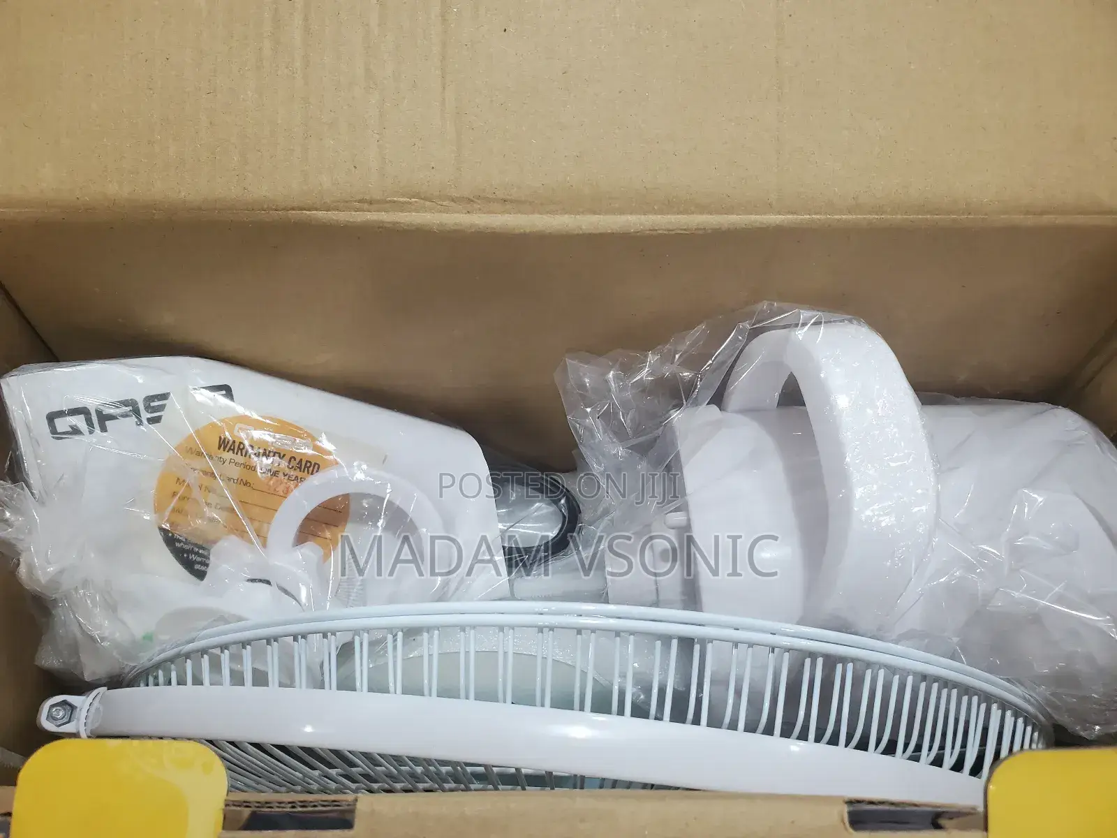 Qasa 12inchs Rechargeable Table Fan