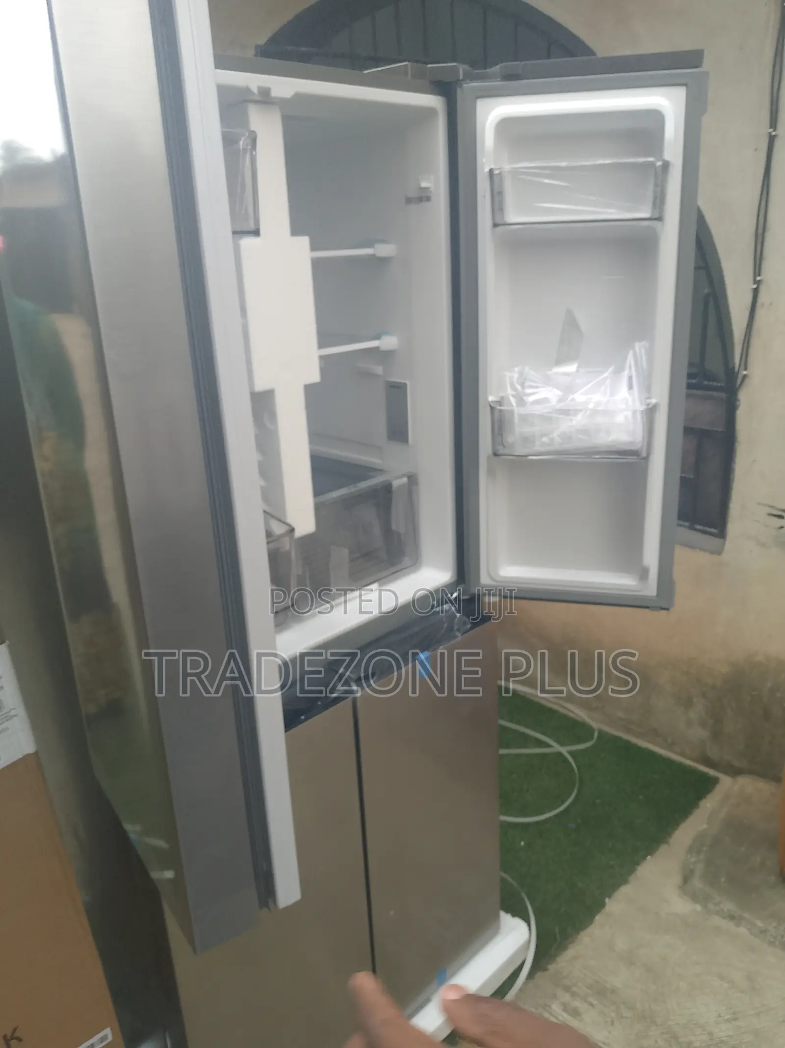Hisense 392l French-Style Quad-Door Refrigerator