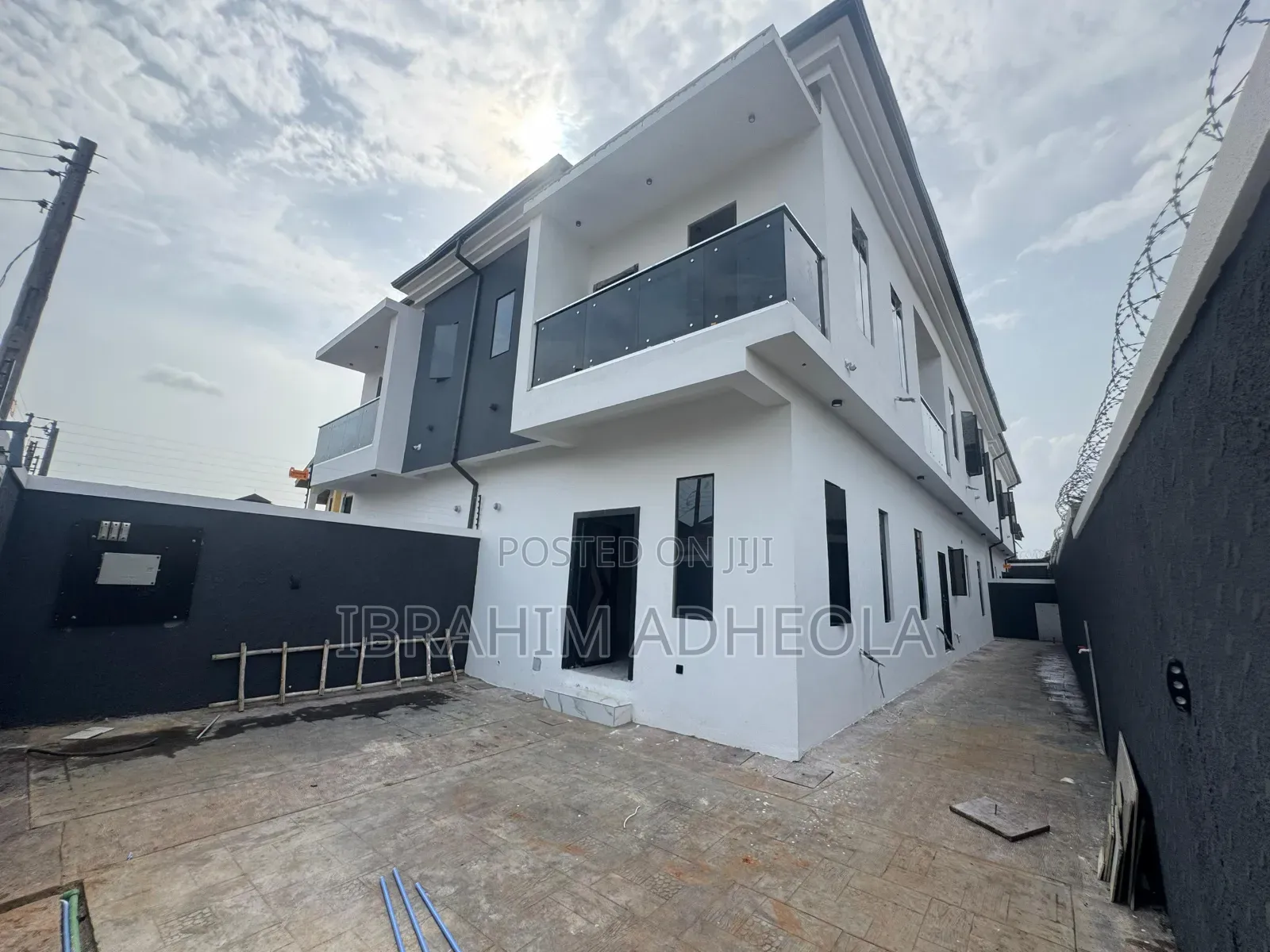 4bdrm Duplex in Magodo Phase1 for sale