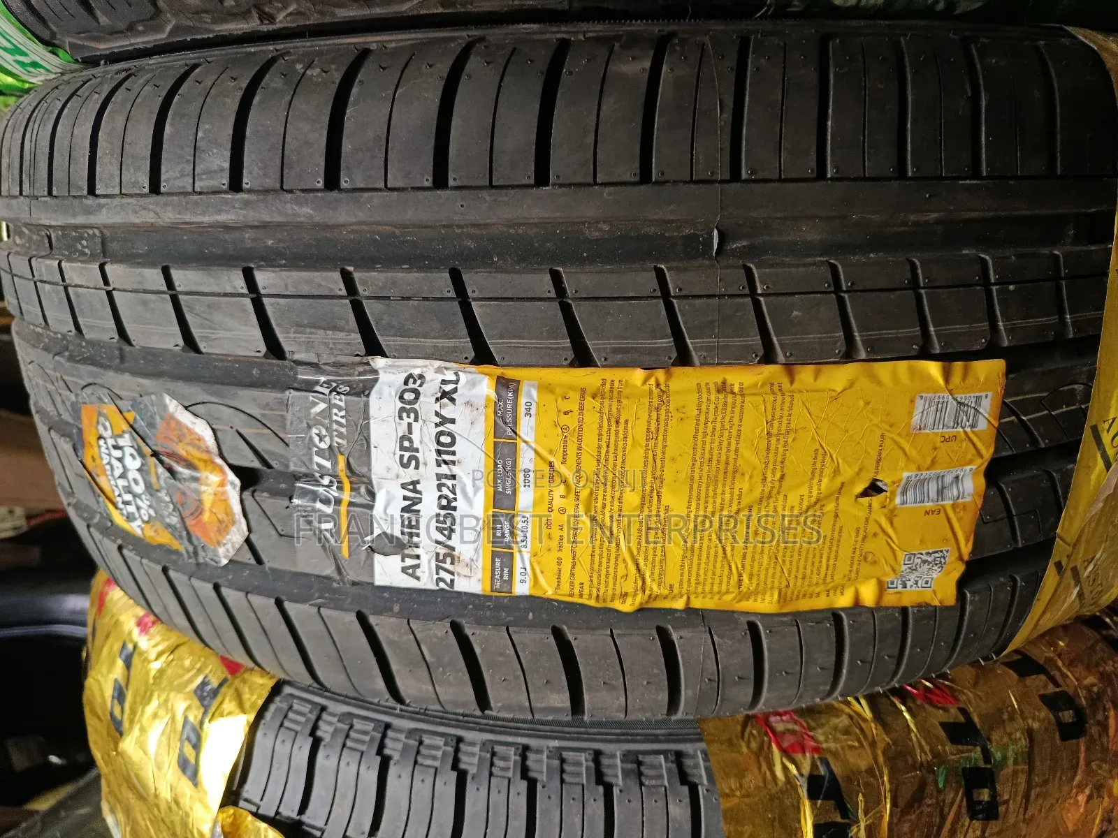 275/45r21 Austone Tire