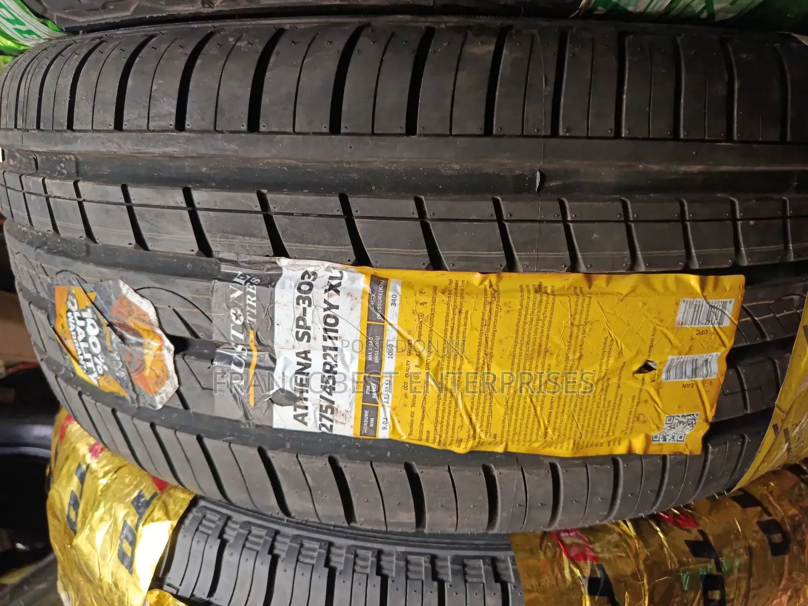 275/45r21 Austone Tire