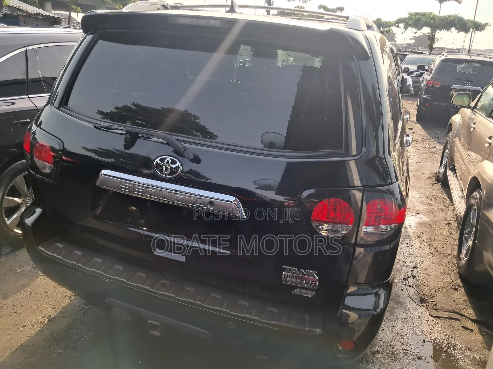Toyota Sequoia Platinum 4dr SUV (5.7L 8cyl 6A) 2015 Black