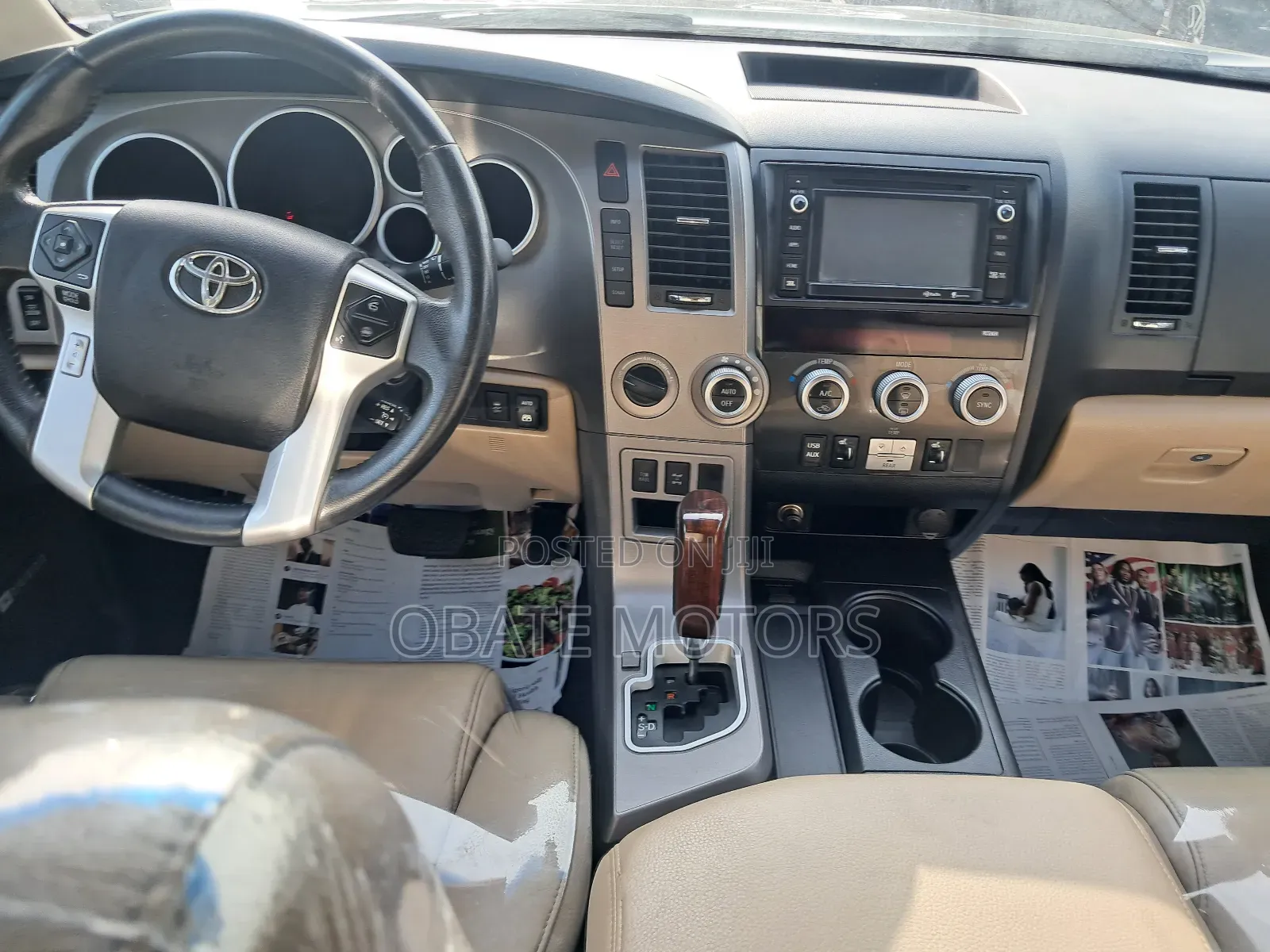 Toyota Sequoia Platinum 4dr SUV (5.7L 8cyl 6A) 2015 Black