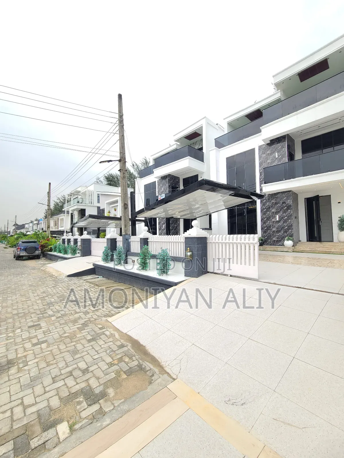 5bdrm Mansion in Lekki County Home for sale