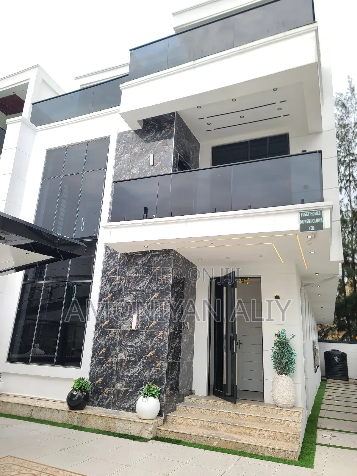 5bdrm Mansion in Lekki County Home for sale