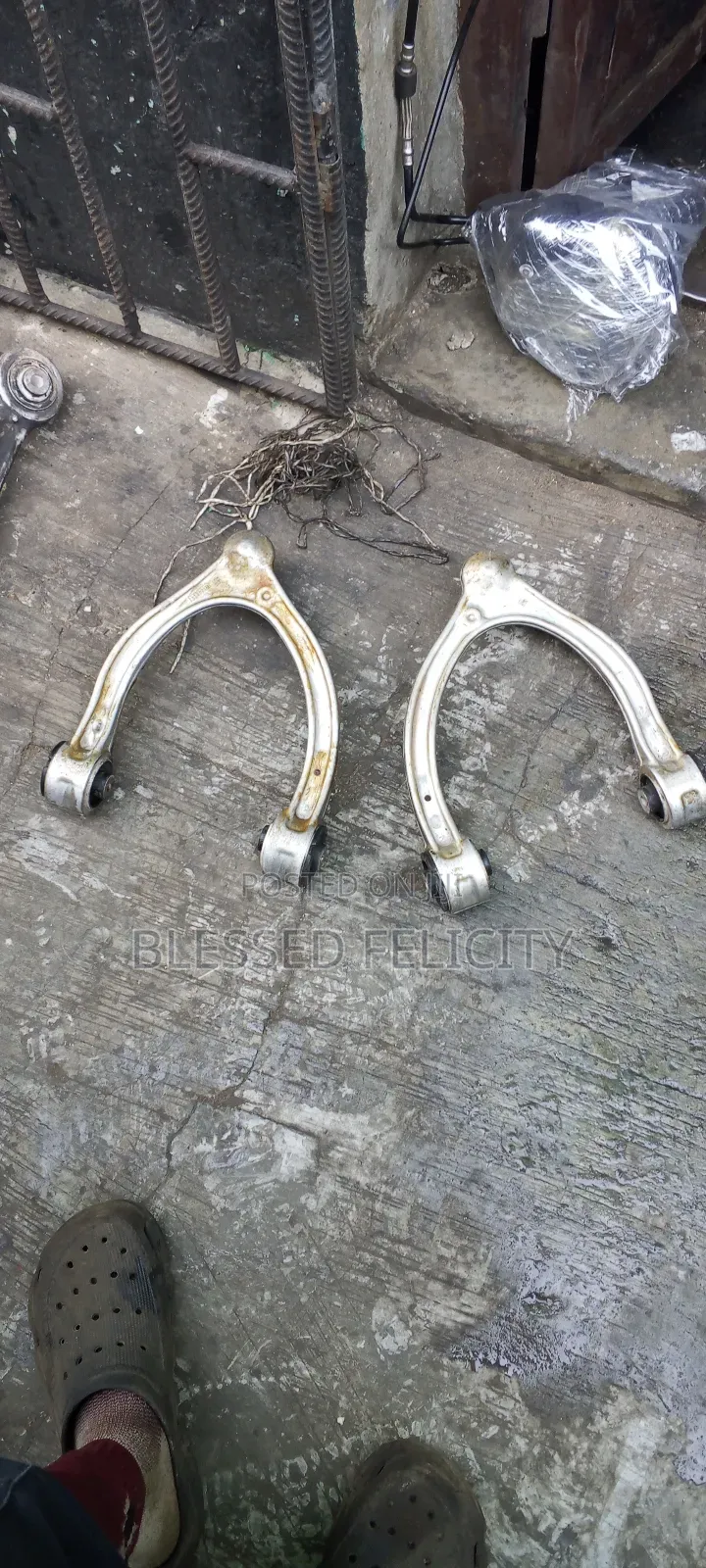 Upper Arms W205 4 Matic