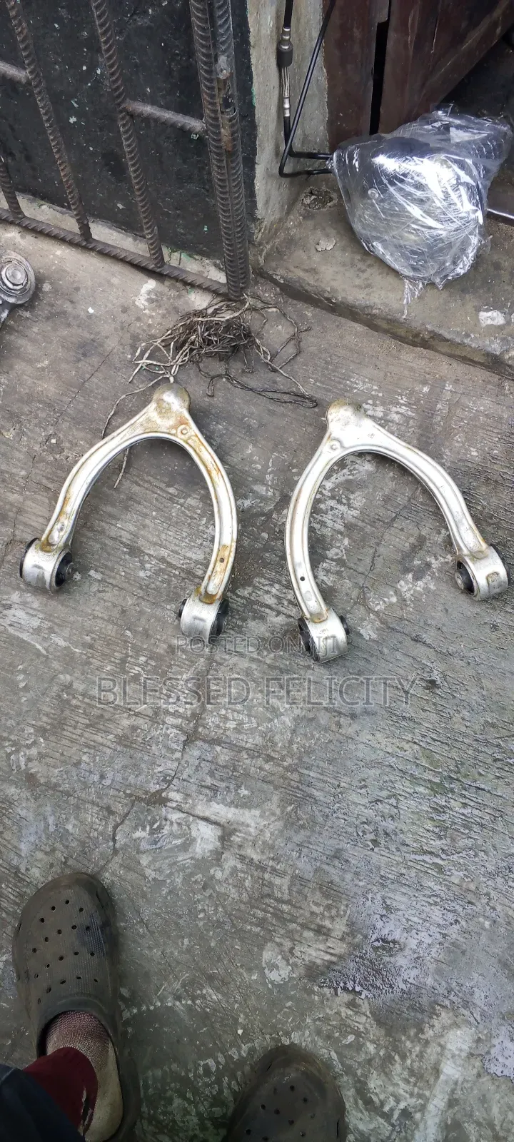Upper Arms W205 4 Matic