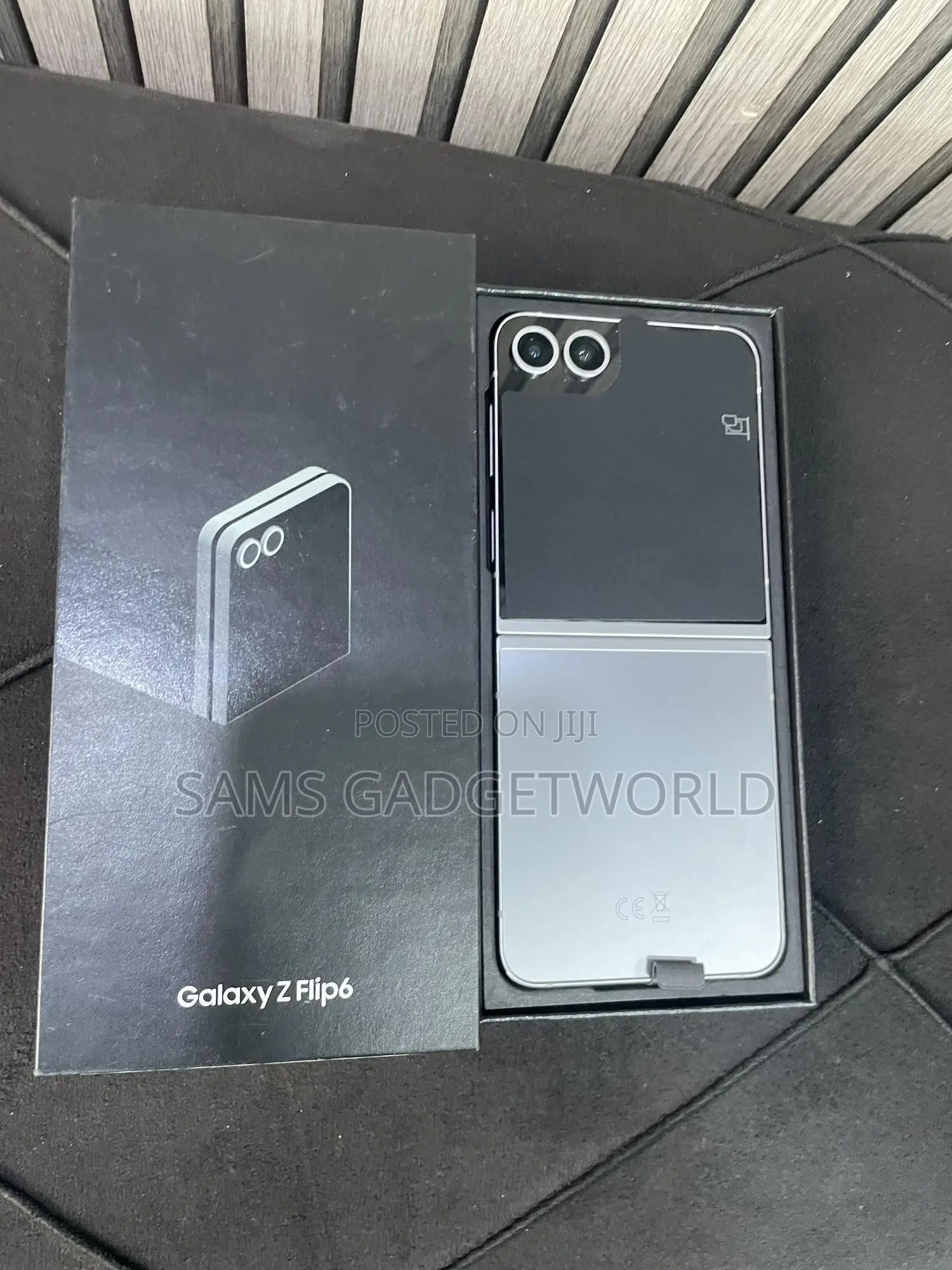 New Samsung Galaxy Z Flip6 256 GB Silver