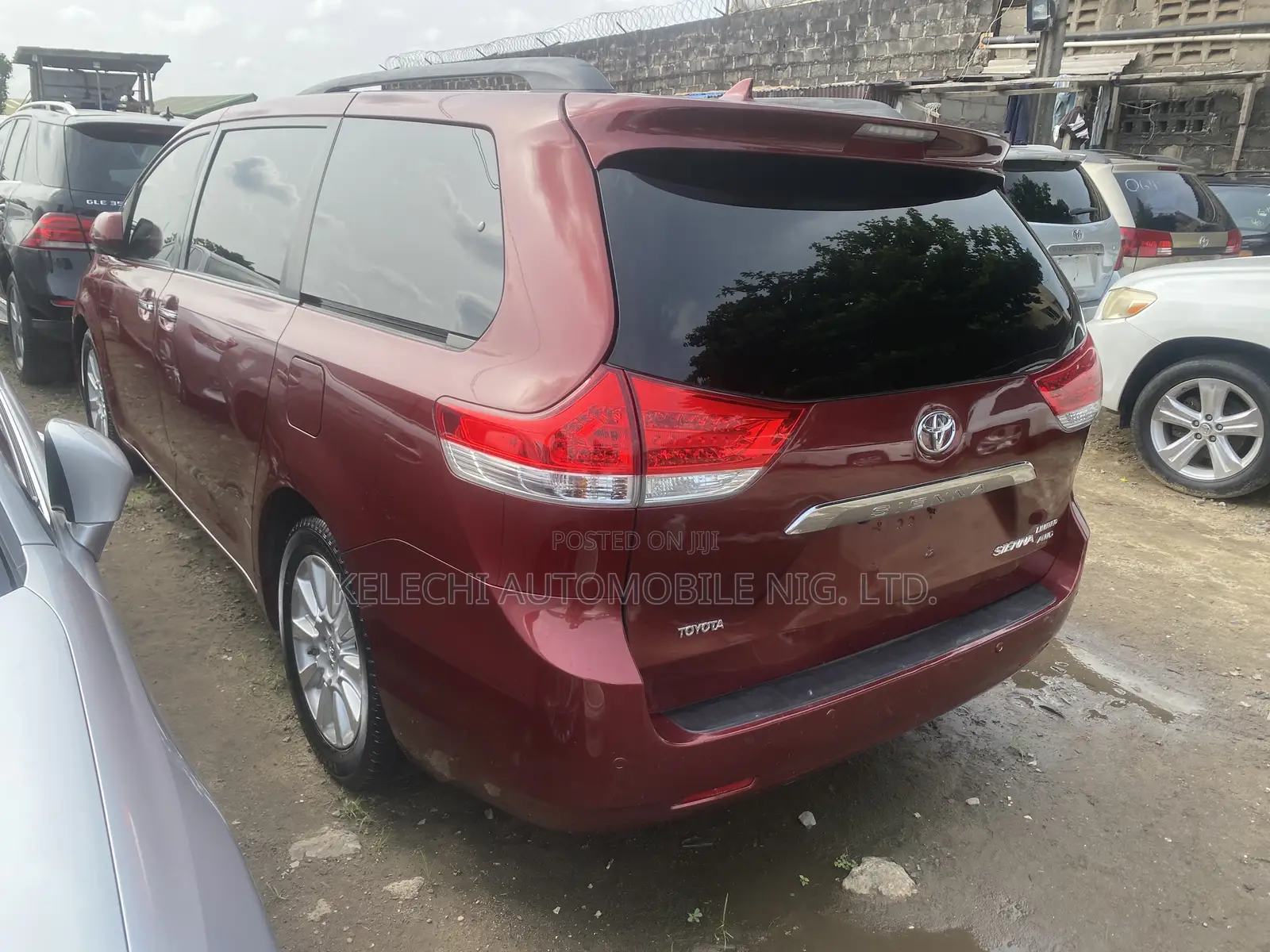 Toyota Sienna Limited 7 Passenger 2011 Red