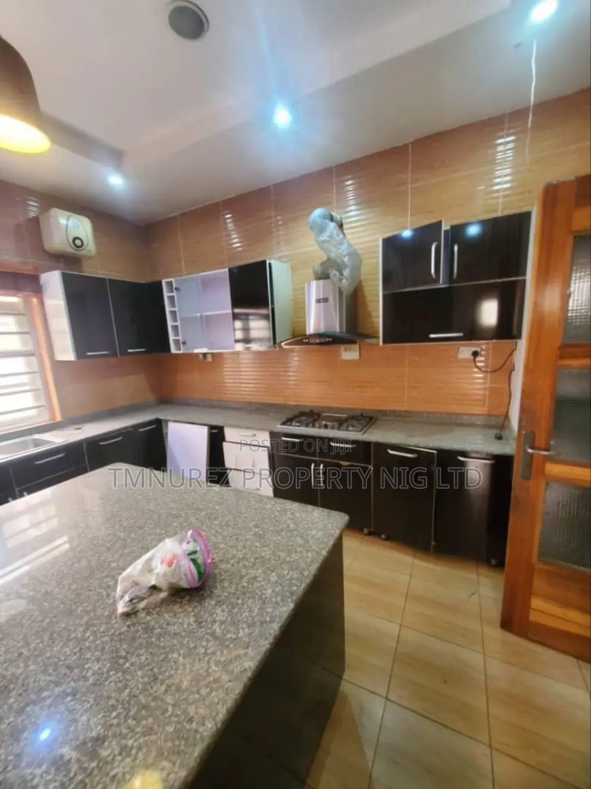 Studio Apartment in Agungi for rent