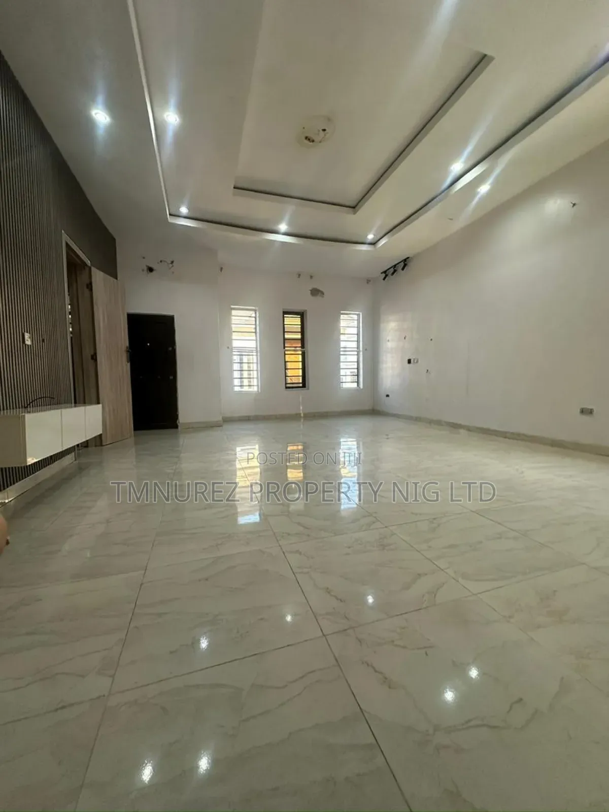 Studio Apartment in Orchild Road, Chevron for rent