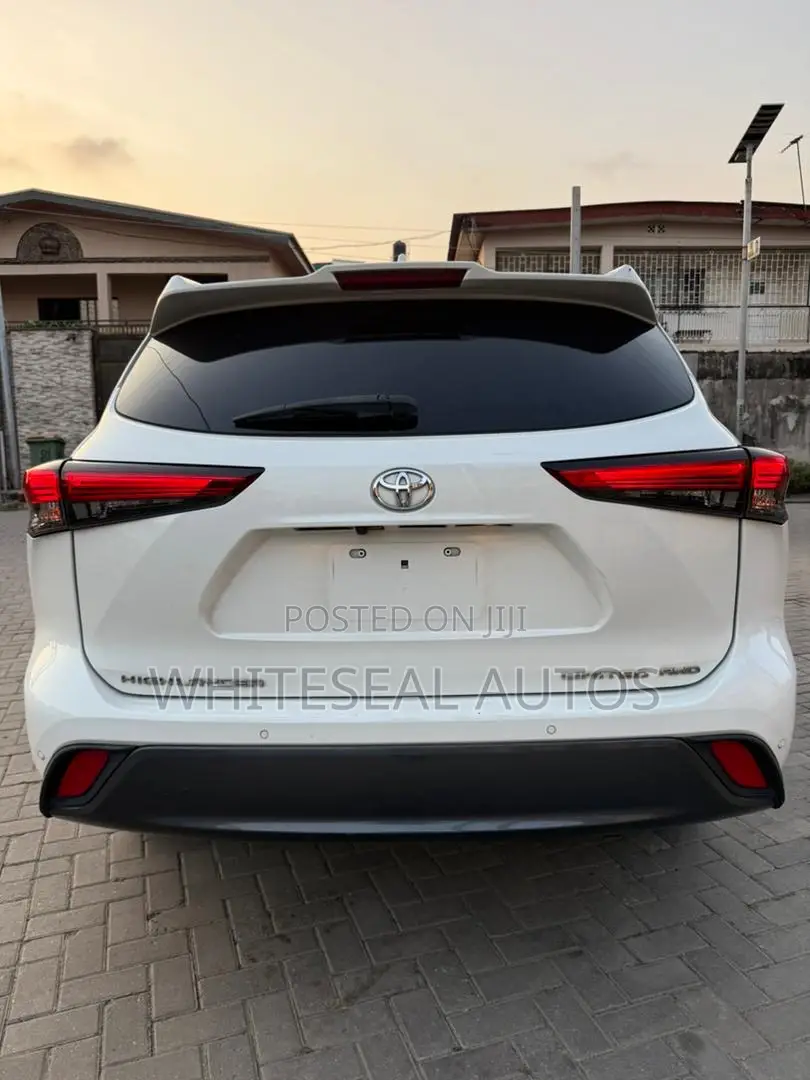 Toyota Highlander Limited 2021 White