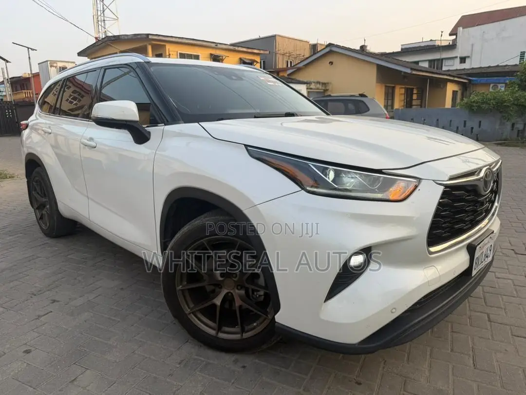 Toyota Highlander Limited 2021 White