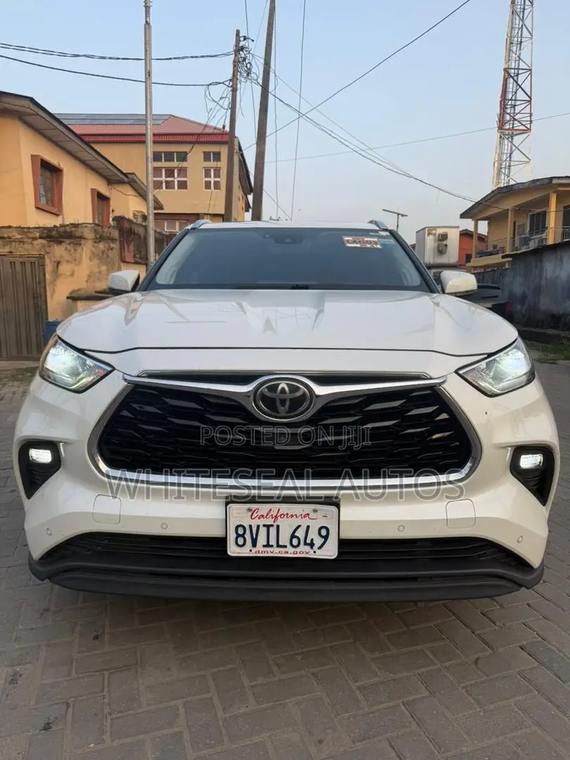 Toyota Highlander Limited 2021 White