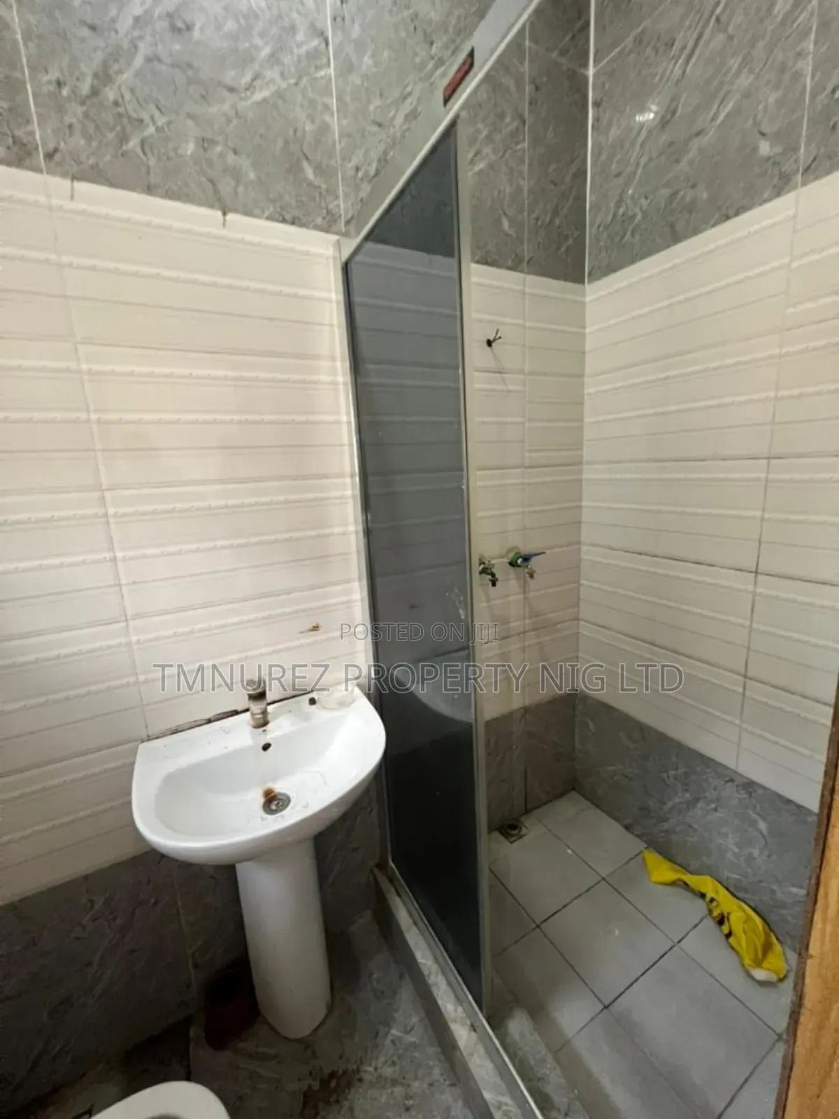 Studio Apartment in Bera Estate, Chevron for rent