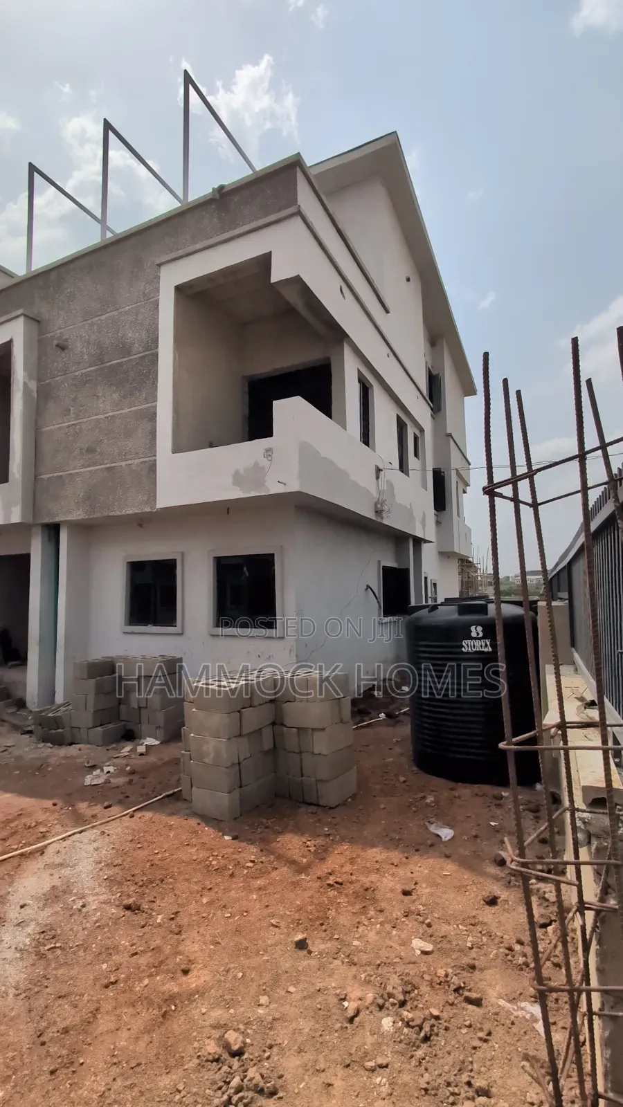 5bdrm Penthouse in Carlton Gate Estate, Akobo for sale