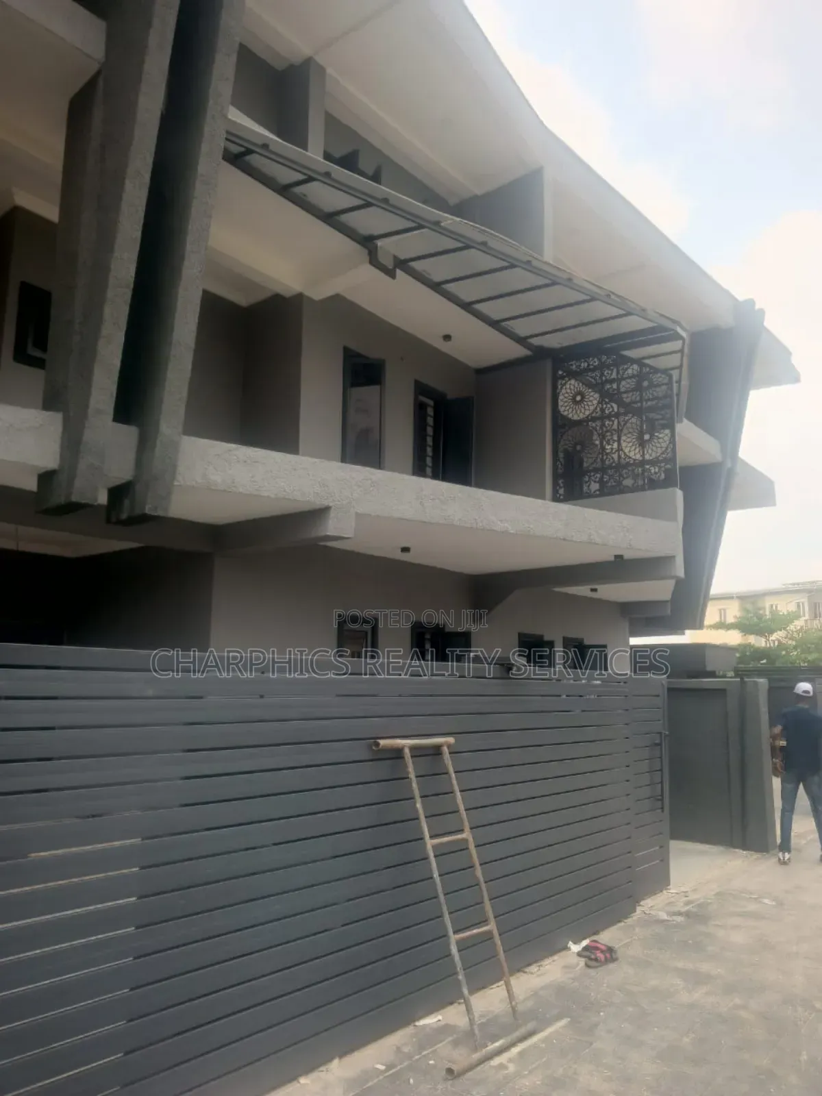 4bdrm Duplex in Mende for sale