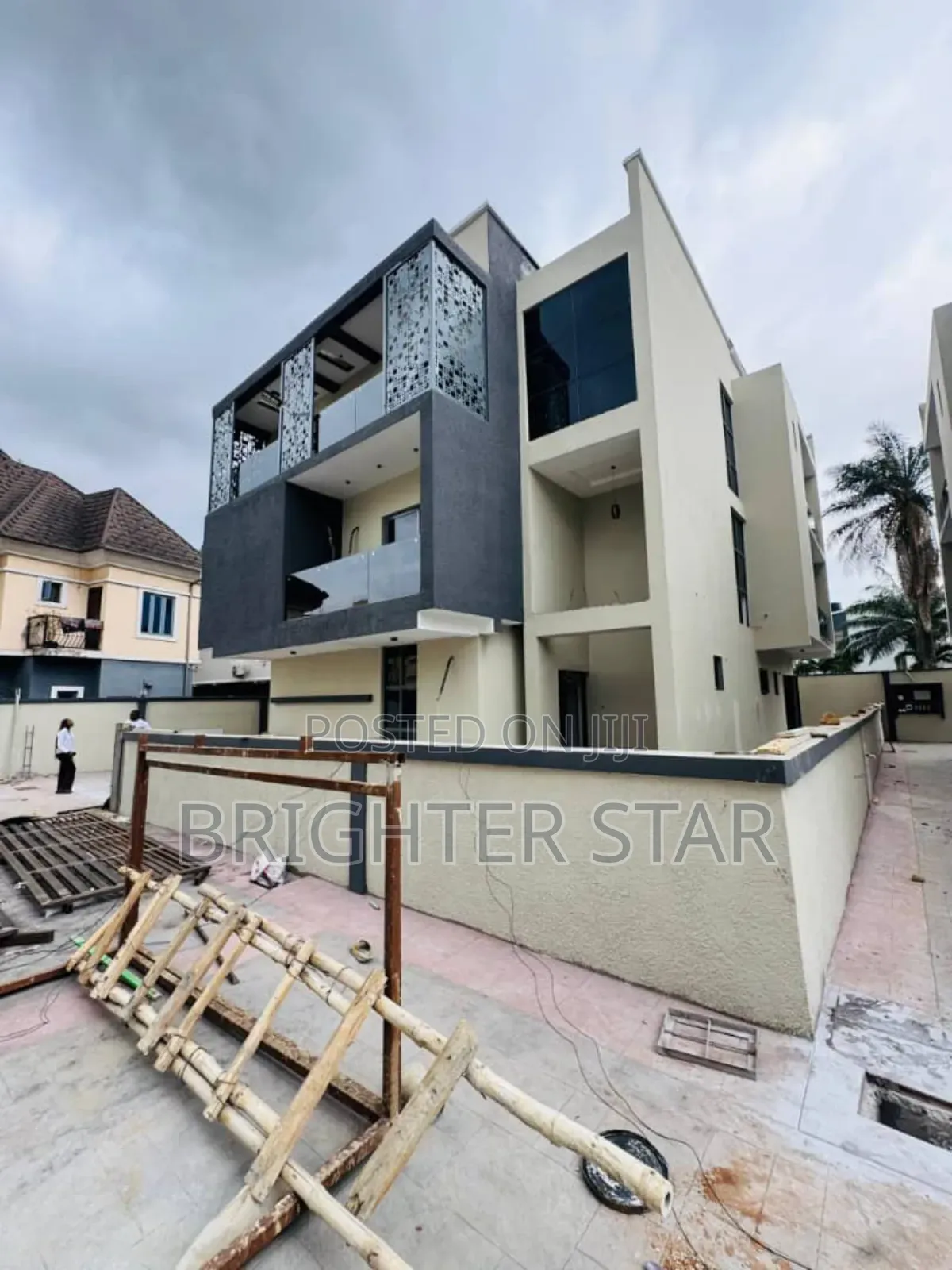 Furnished 5bdrm Duplex in Maryland for sale