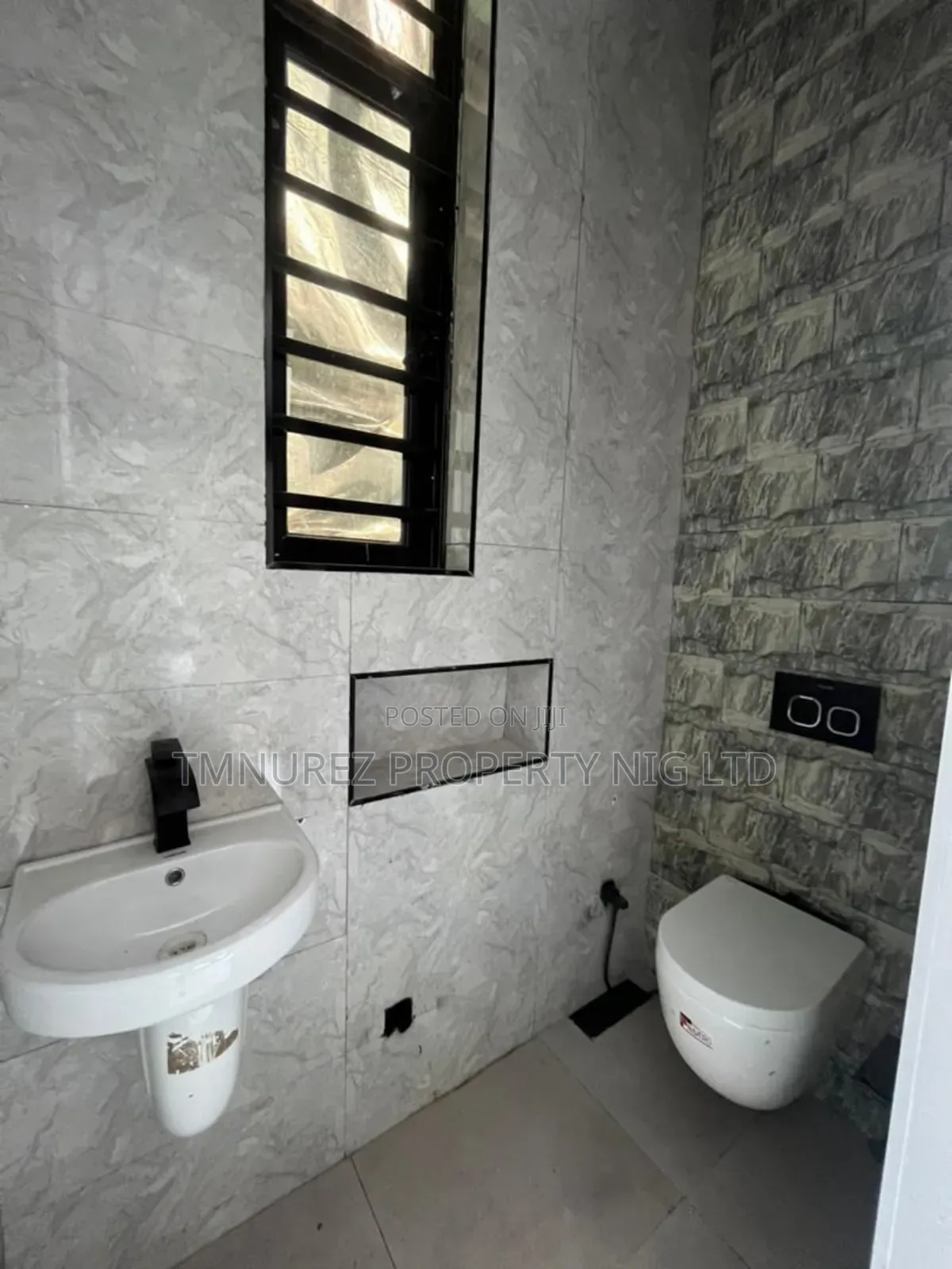 4bdrm Duplex in Chevron for rent