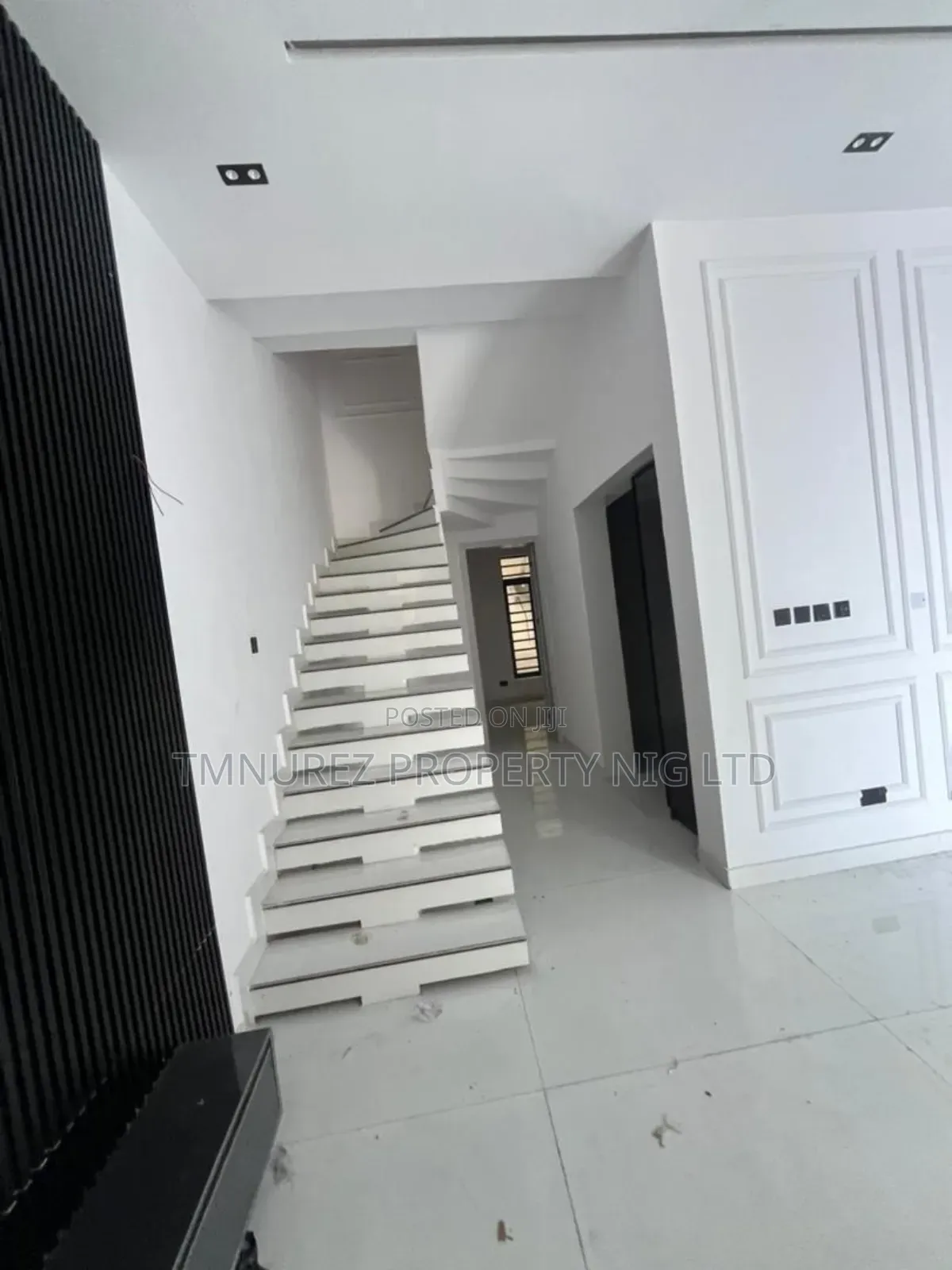 4bdrm Duplex in Chevron for rent