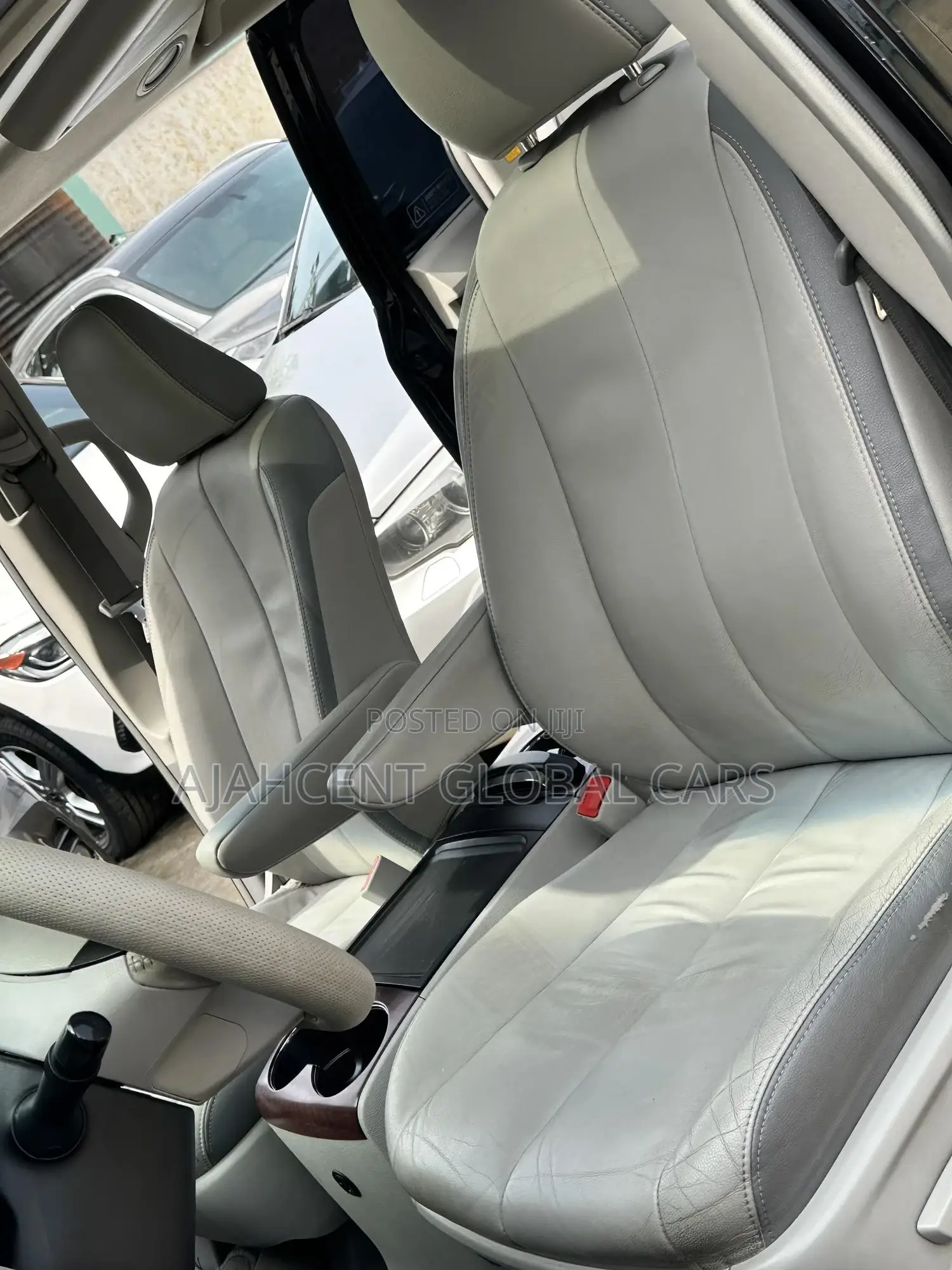 Toyota Sienna Limited 7-Passenger 4dr Minivan AWD (3.5L 6cyl 6A) 2014