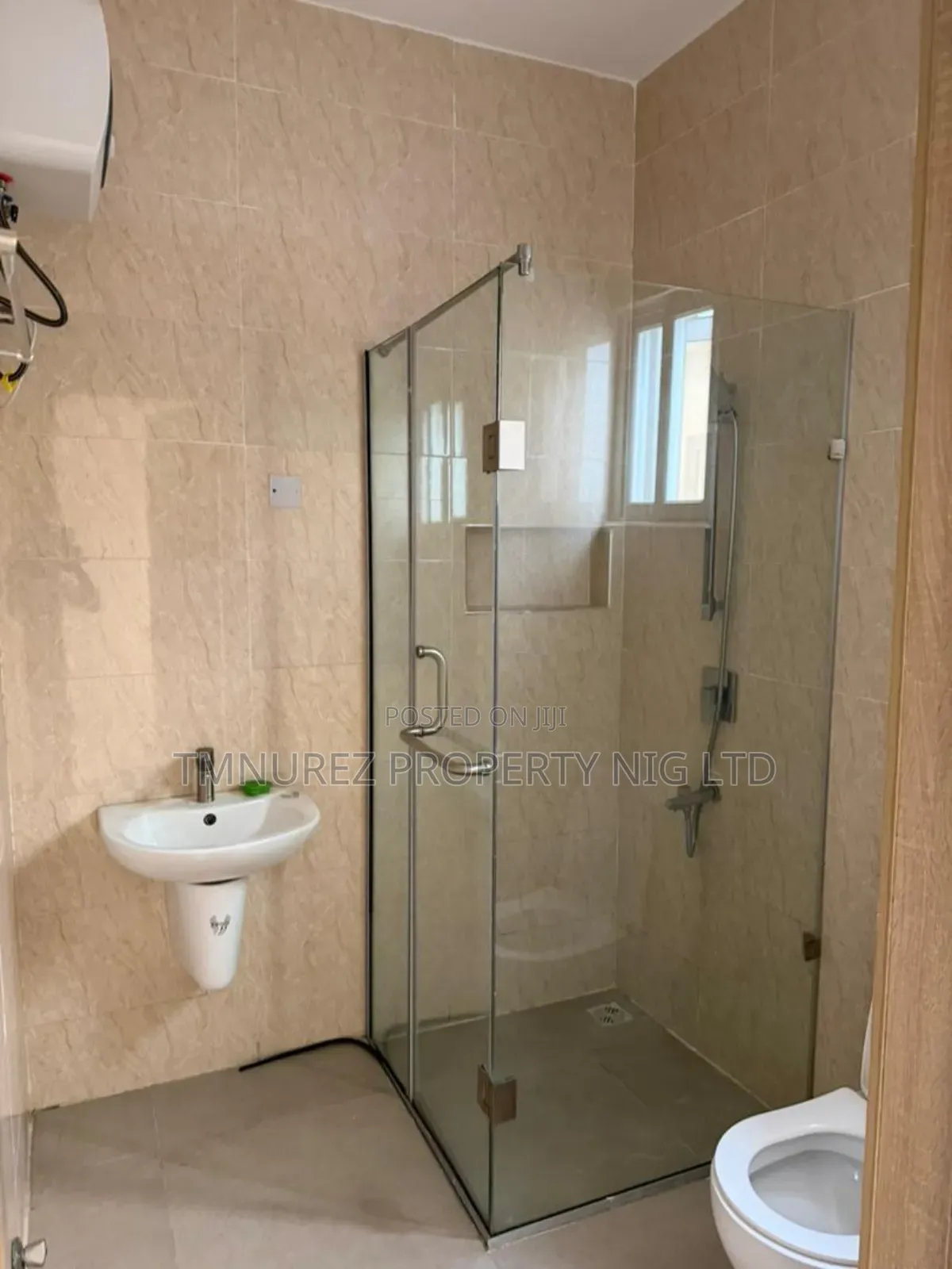 4bdrm Duplex in Vgc Haris Drive for rent