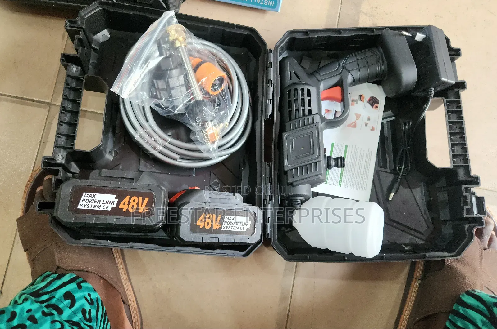 Cordless High Pressure Car Washer - Double Batteries.