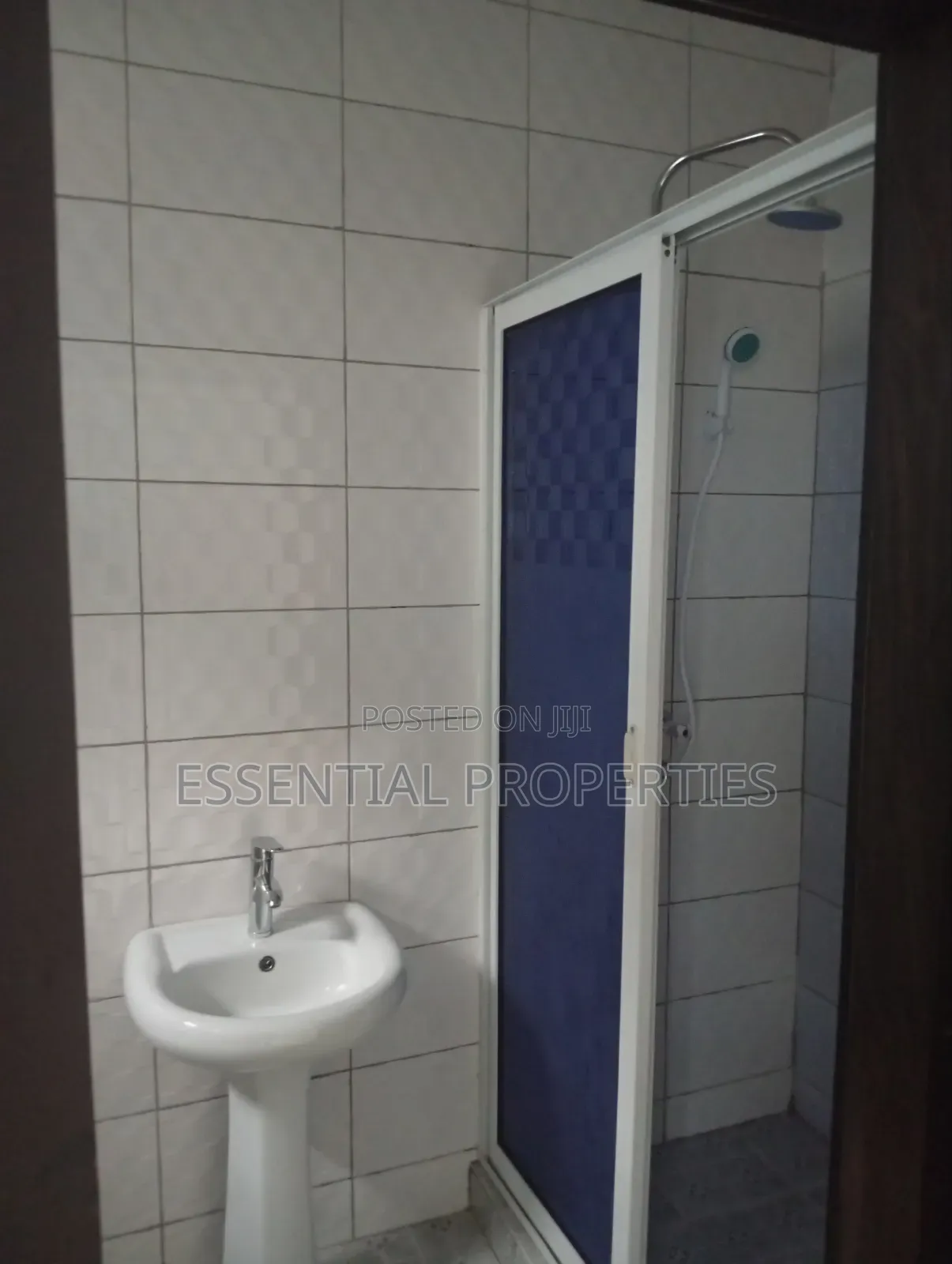 4bdrm Duplex in Allen Avenue Estate for rent