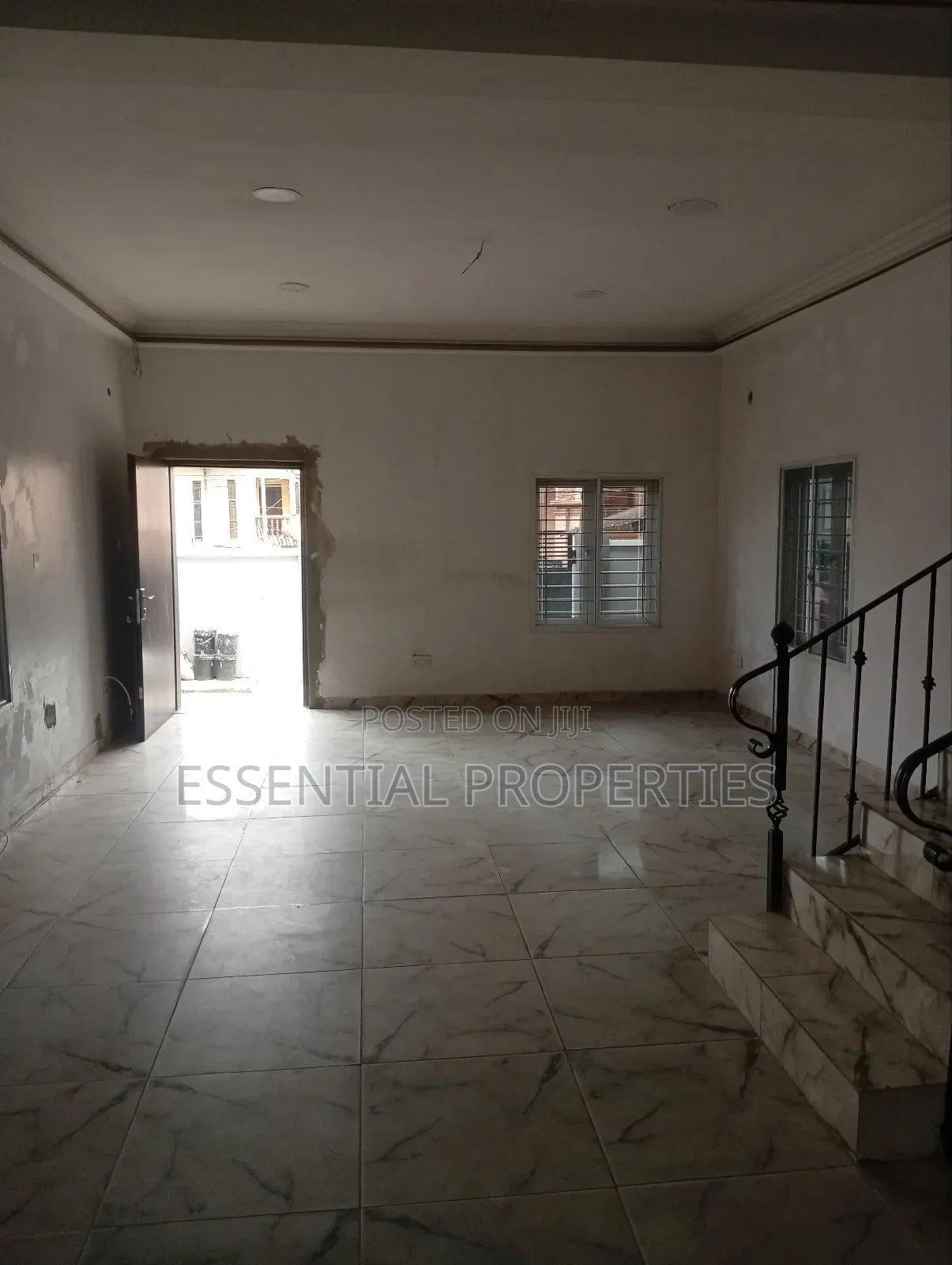 4bdrm Duplex in Allen Avenue Estate for rent