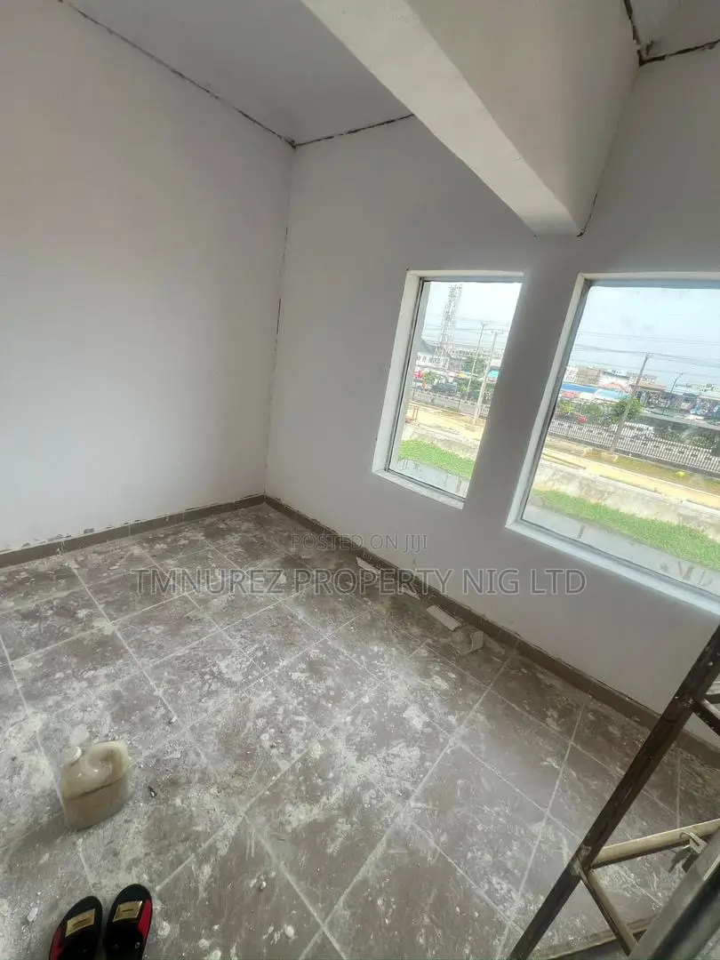 Shop for Rent Lekki Phase1