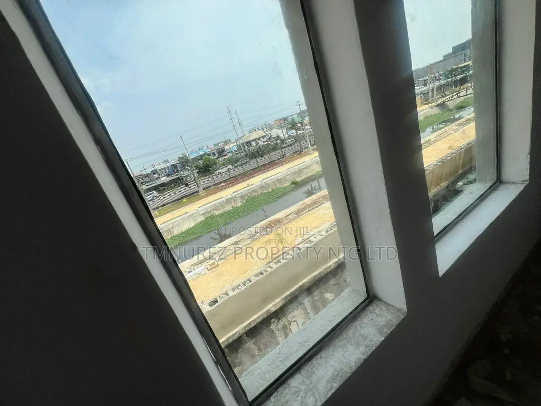 Shop for Rent Lekki Phase1