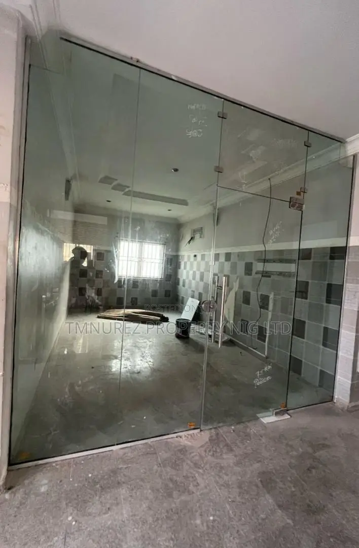 Shop Showroom for Rent in a Very Good Place Face Road Lekki Phase1
