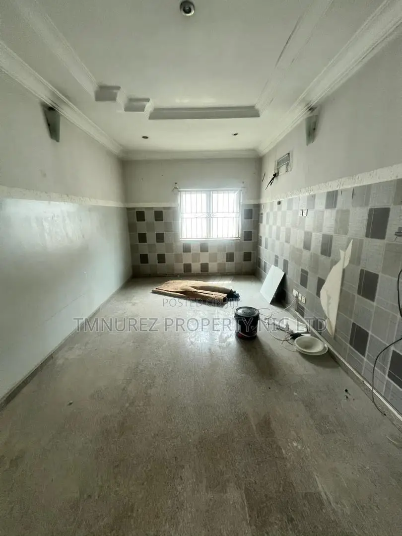 Shop Showroom for Rent in a Very Good Place Face Road Lekki Phase1
