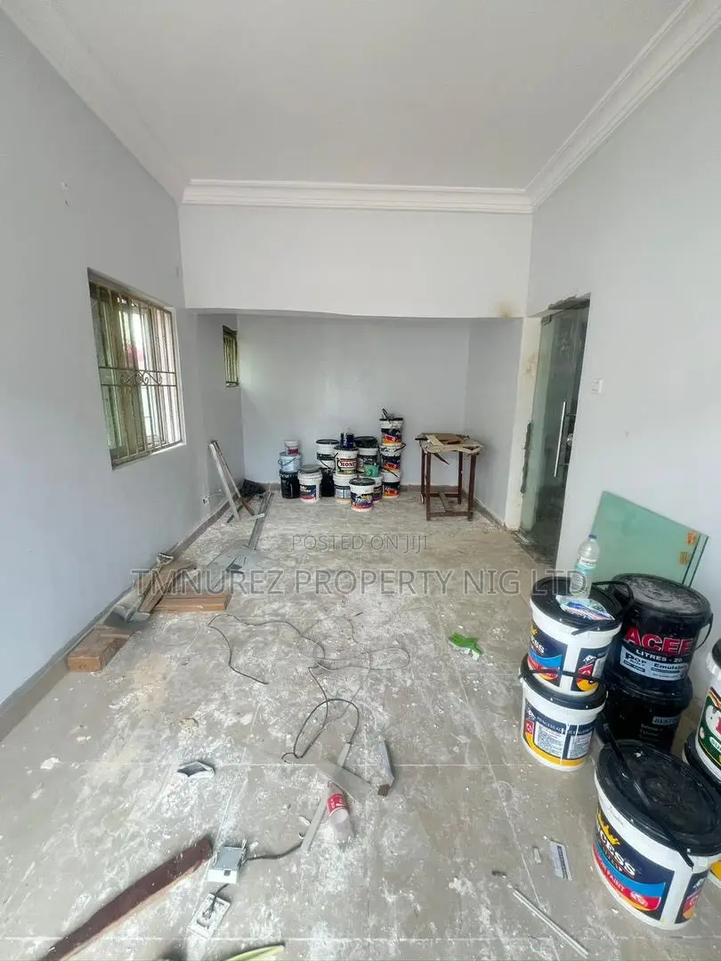 Shop Showroom for Rent in a Very Good Place Face Road Lekki Phase1