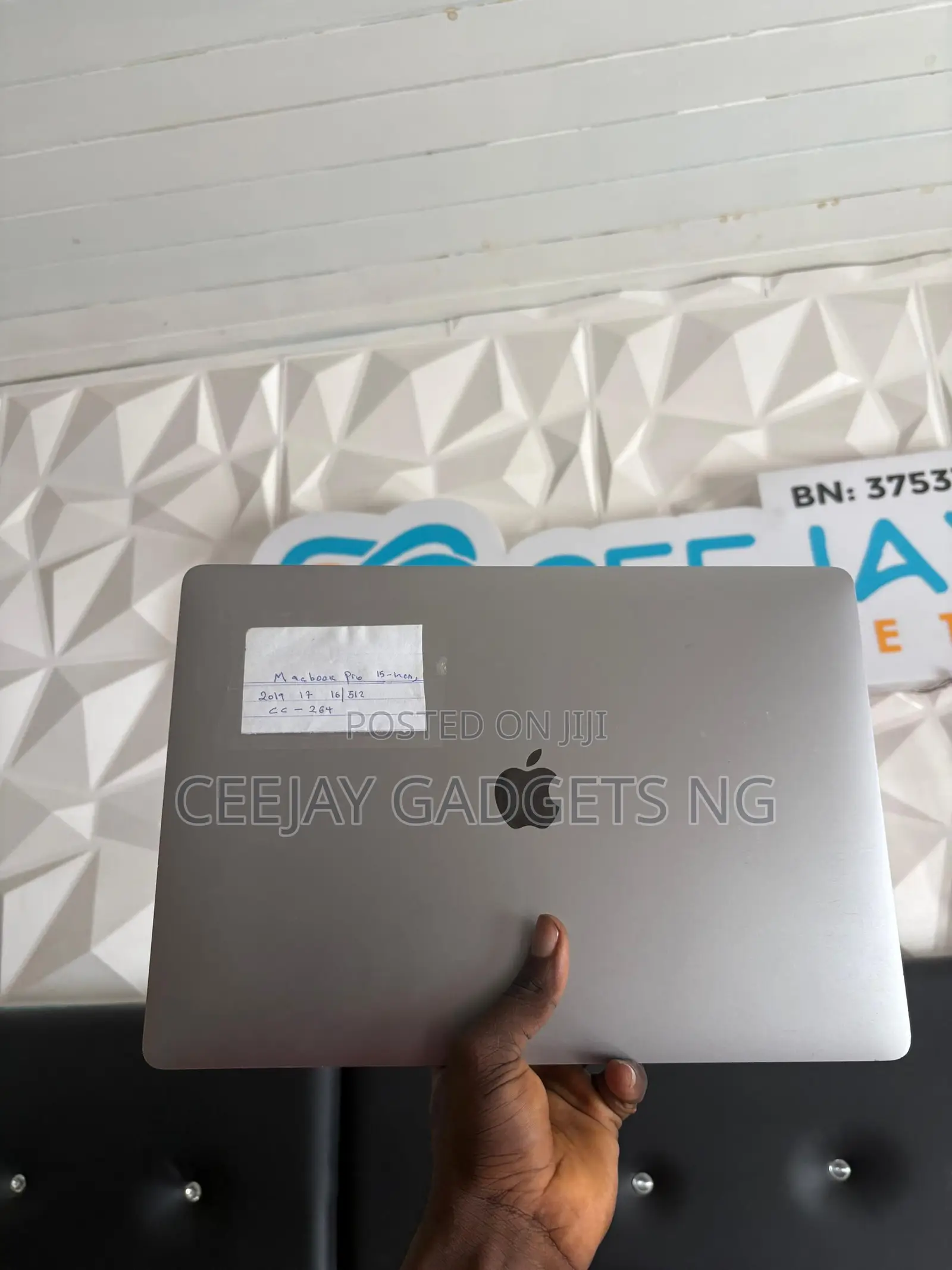 Laptop Apple MacBook Pro 2019 16GB Intel Core I7 SSD 512GB