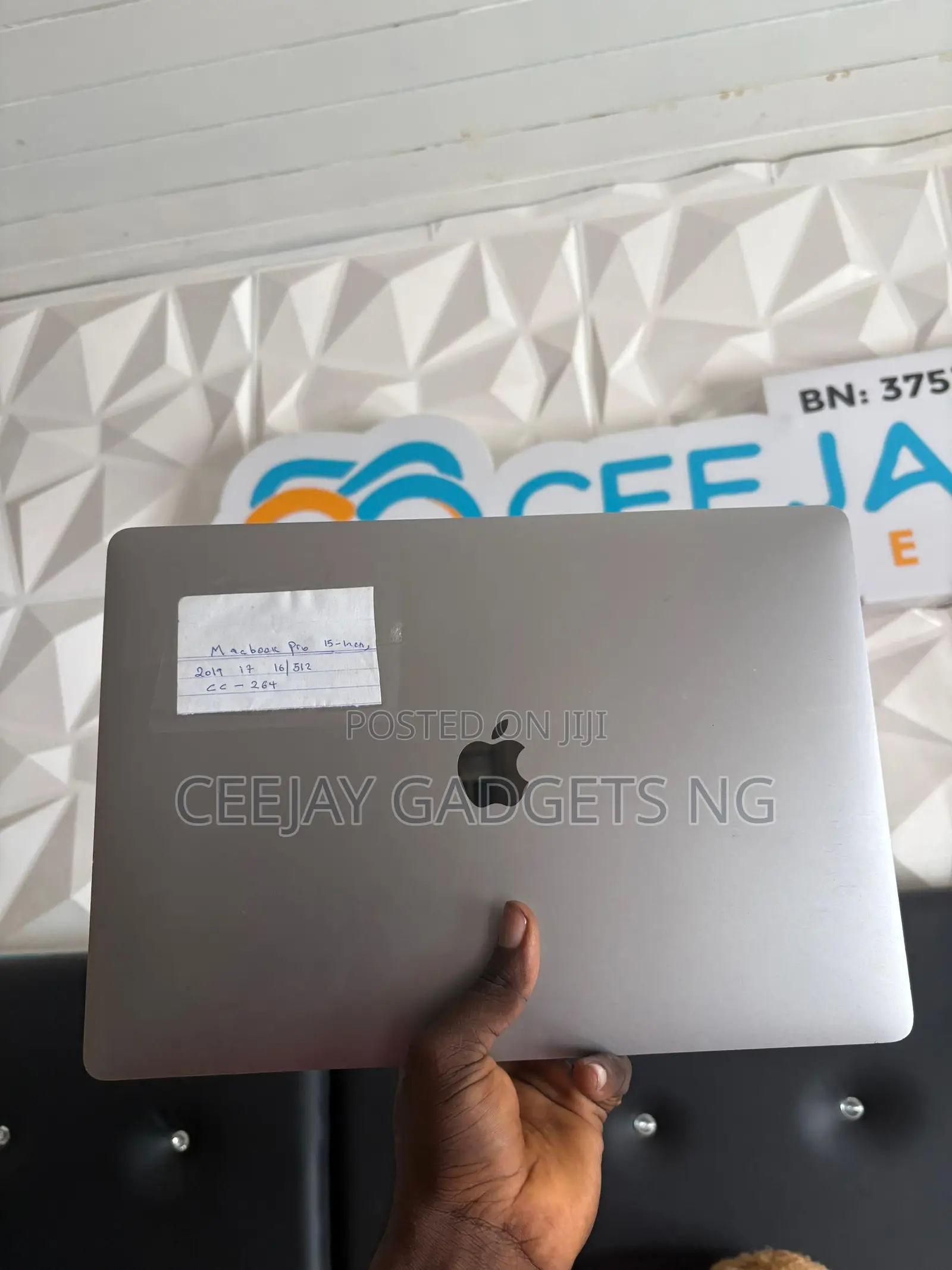 Laptop Apple MacBook Pro 2019 16GB Intel Core I7 SSD 512GB