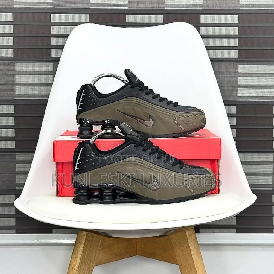 Original Nike Shox R4 Sneakers Collection